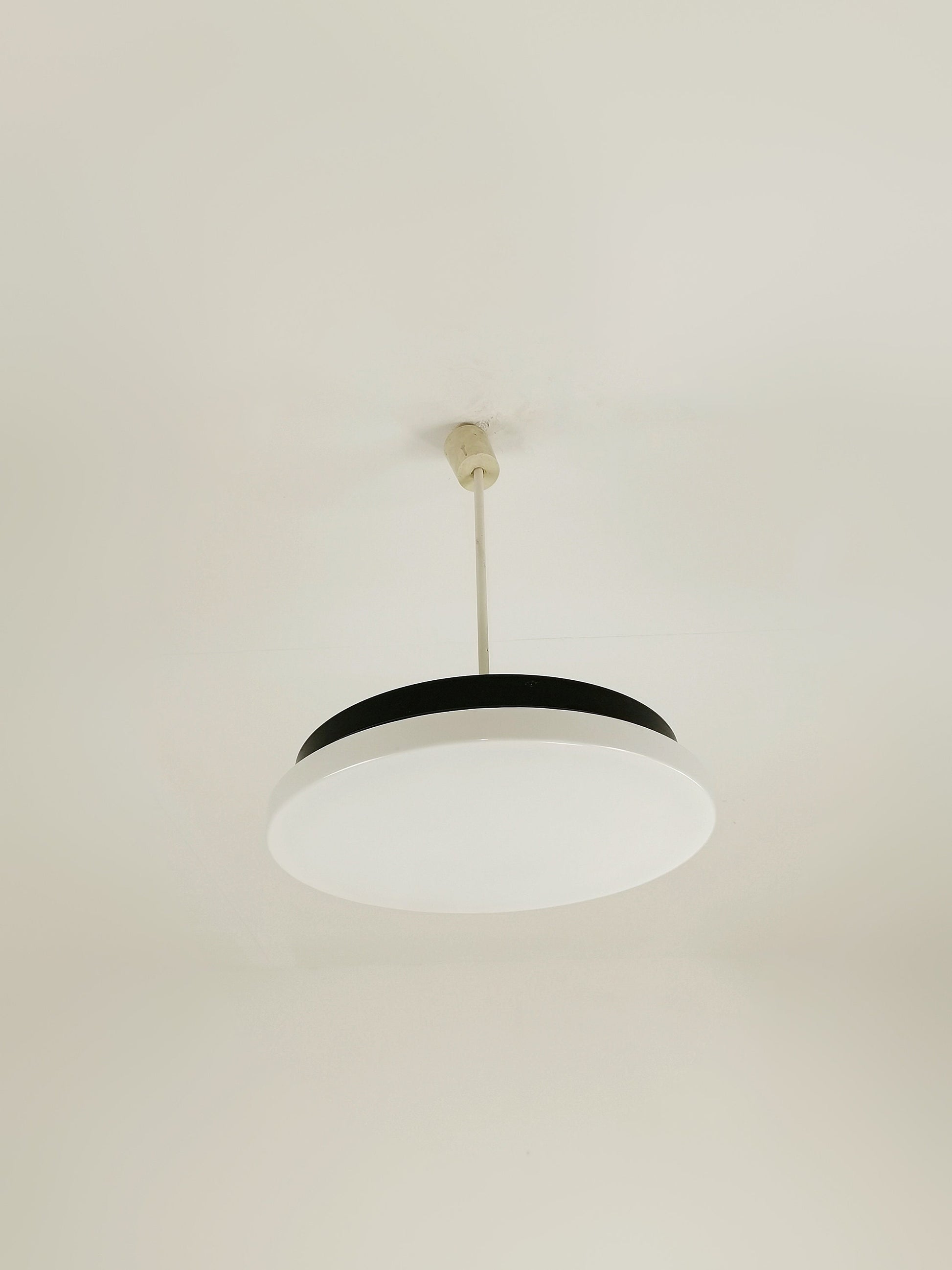 Ufo spaceage black and white Pendant lamp 1980s Italy