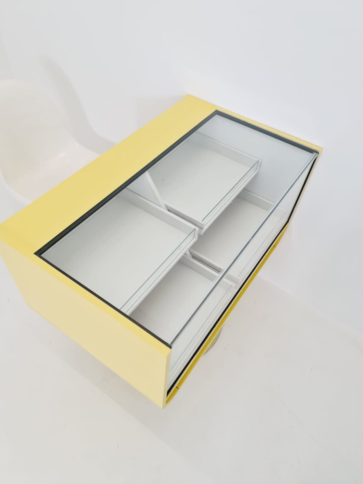 Space Age mid century Tulip show case drawers with glass front 1970s