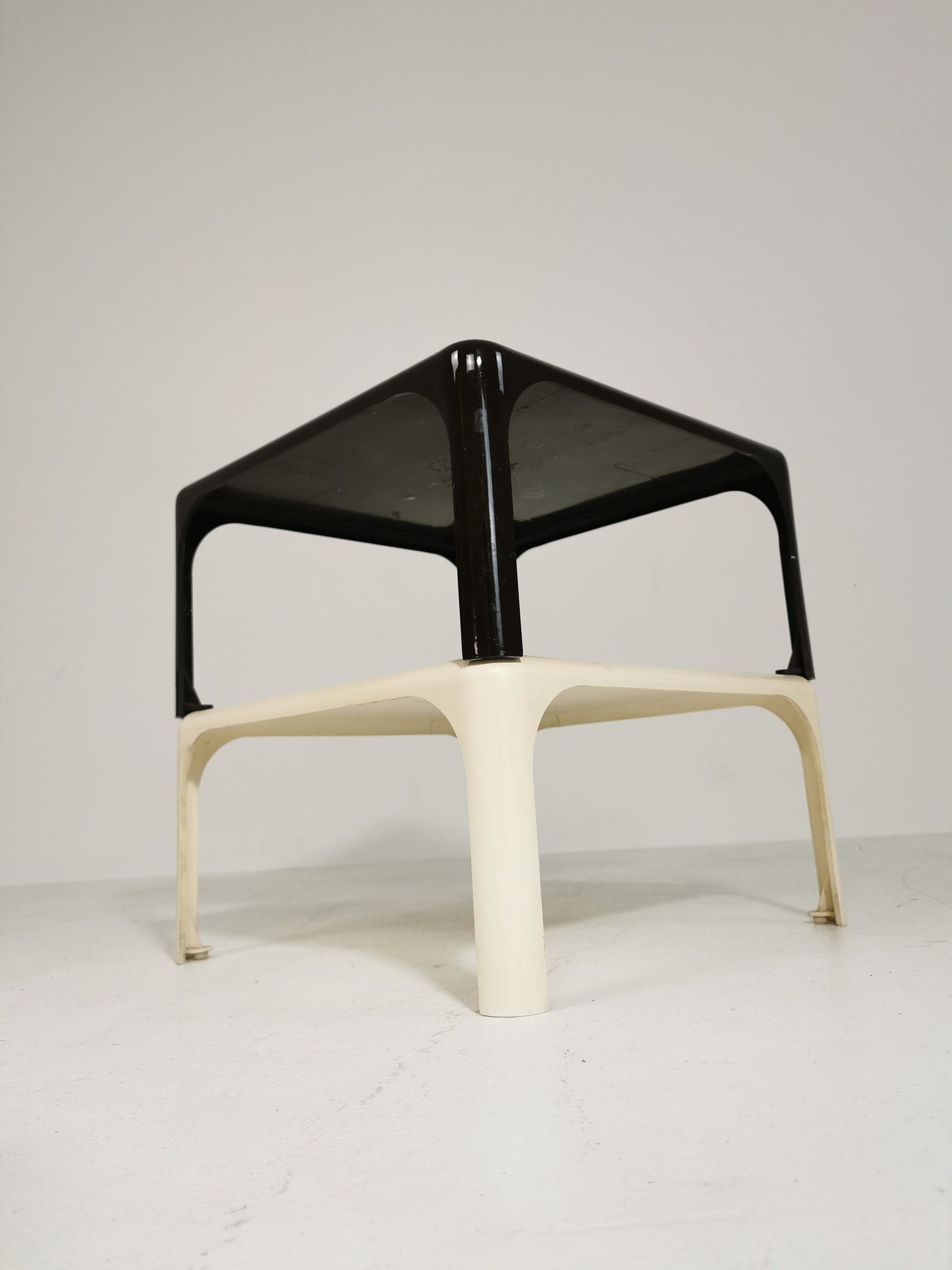 Space age design Elena table by vico magistretti for merta italy 1966