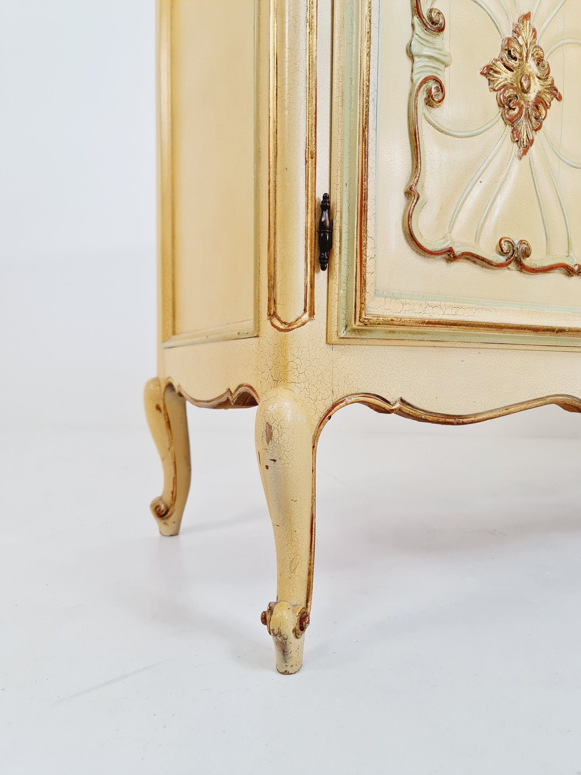 Super rare antique French Giant Venetian white lacquered sideboard Louis XIV