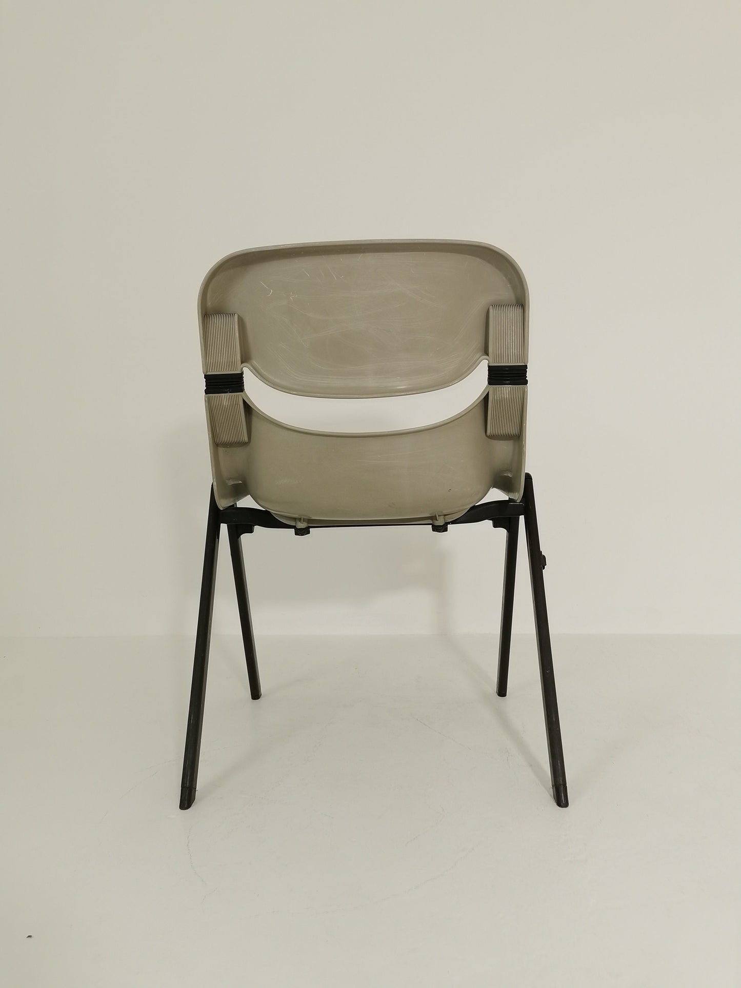 Mid-century Dorsal office chair, designed in 1980 by Emilio Ambas and Giancarlo Piretti for the Italian company Openark.
