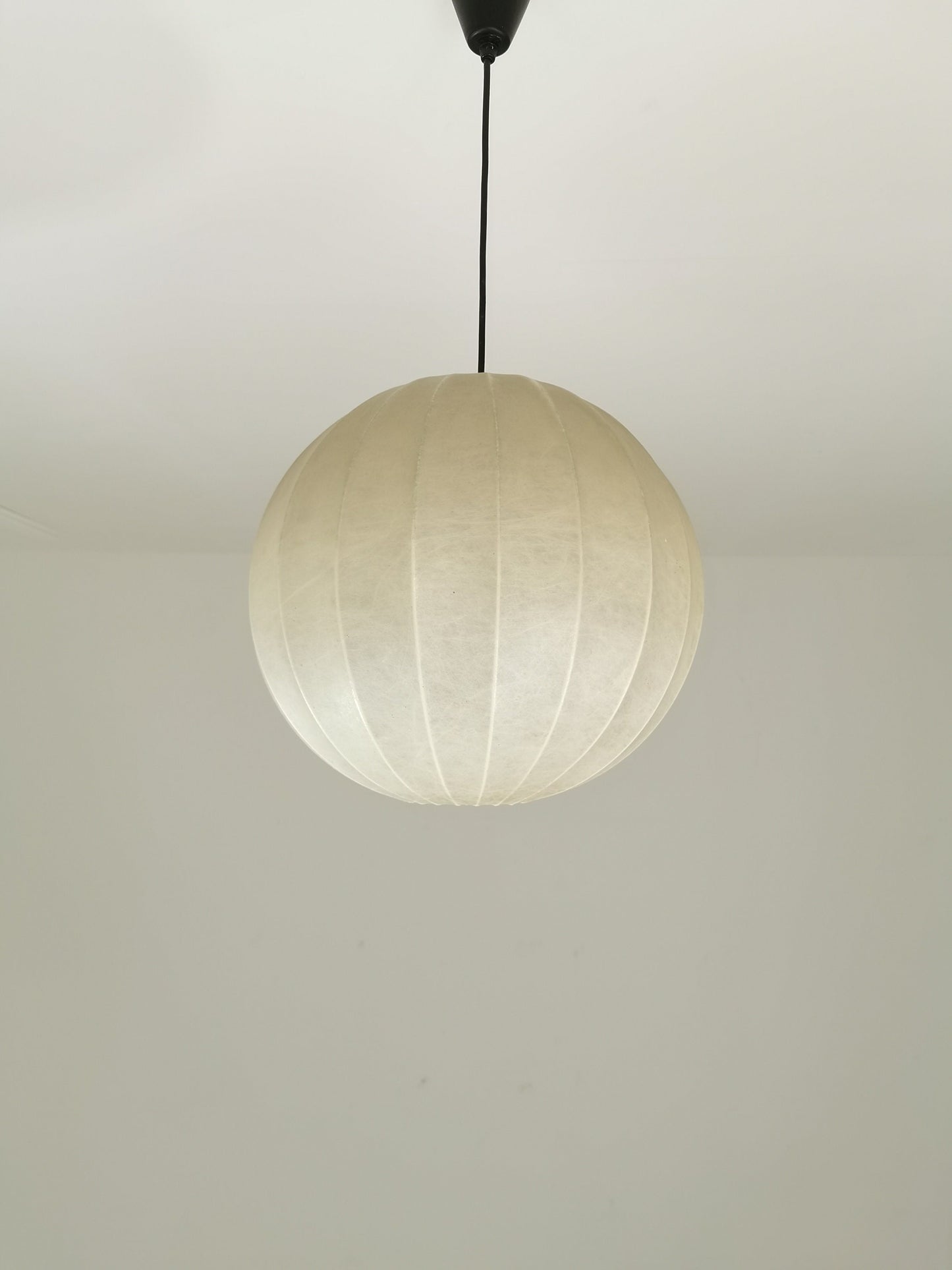 Extra large Cocoon Big Ball ceiling lamp in very good original vintage condition