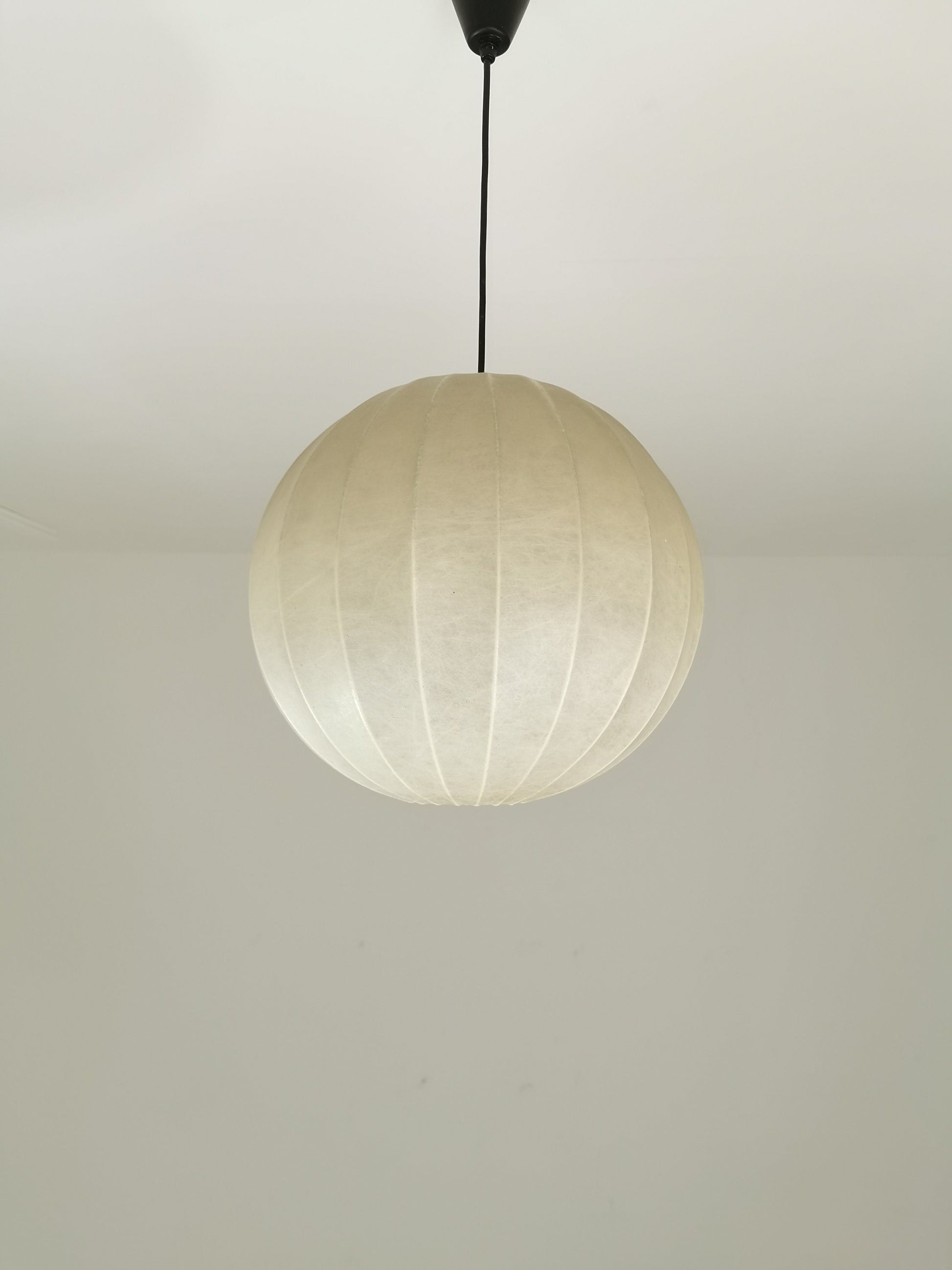 Extra large Cocoon Big Ball ceiling lamp in very good original vintage condition