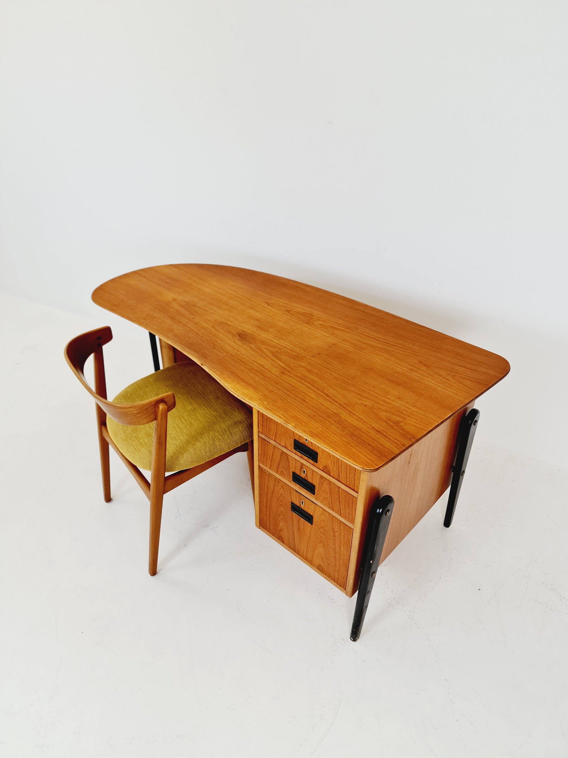 Midcentury teak desk by Göran Strand for Lelångs Möbelfabrik, Sweden, 1960s