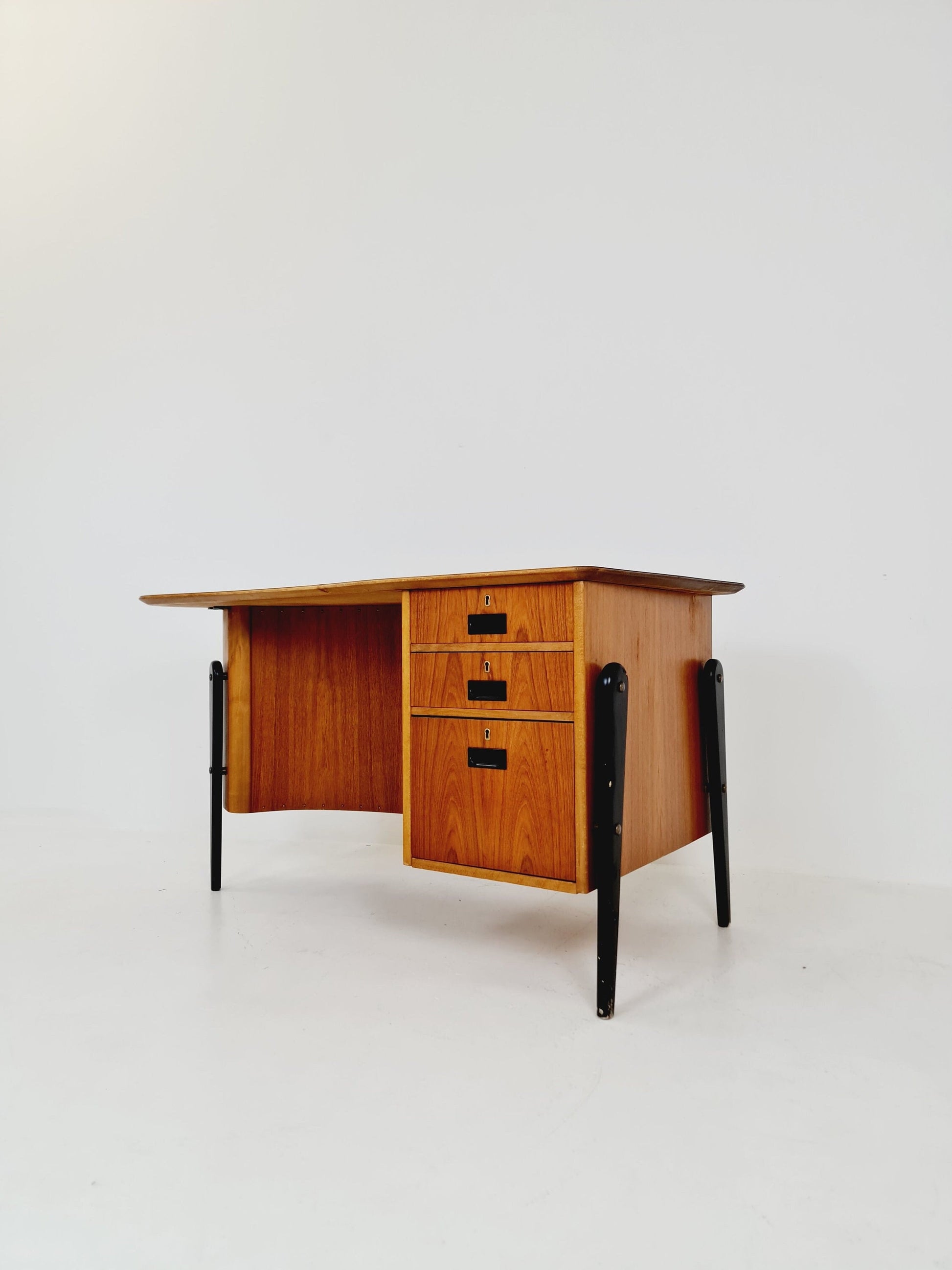 Midcentury teak desk by Göran Strand for Lelångs Möbelfabrik, Sweden, 1960s