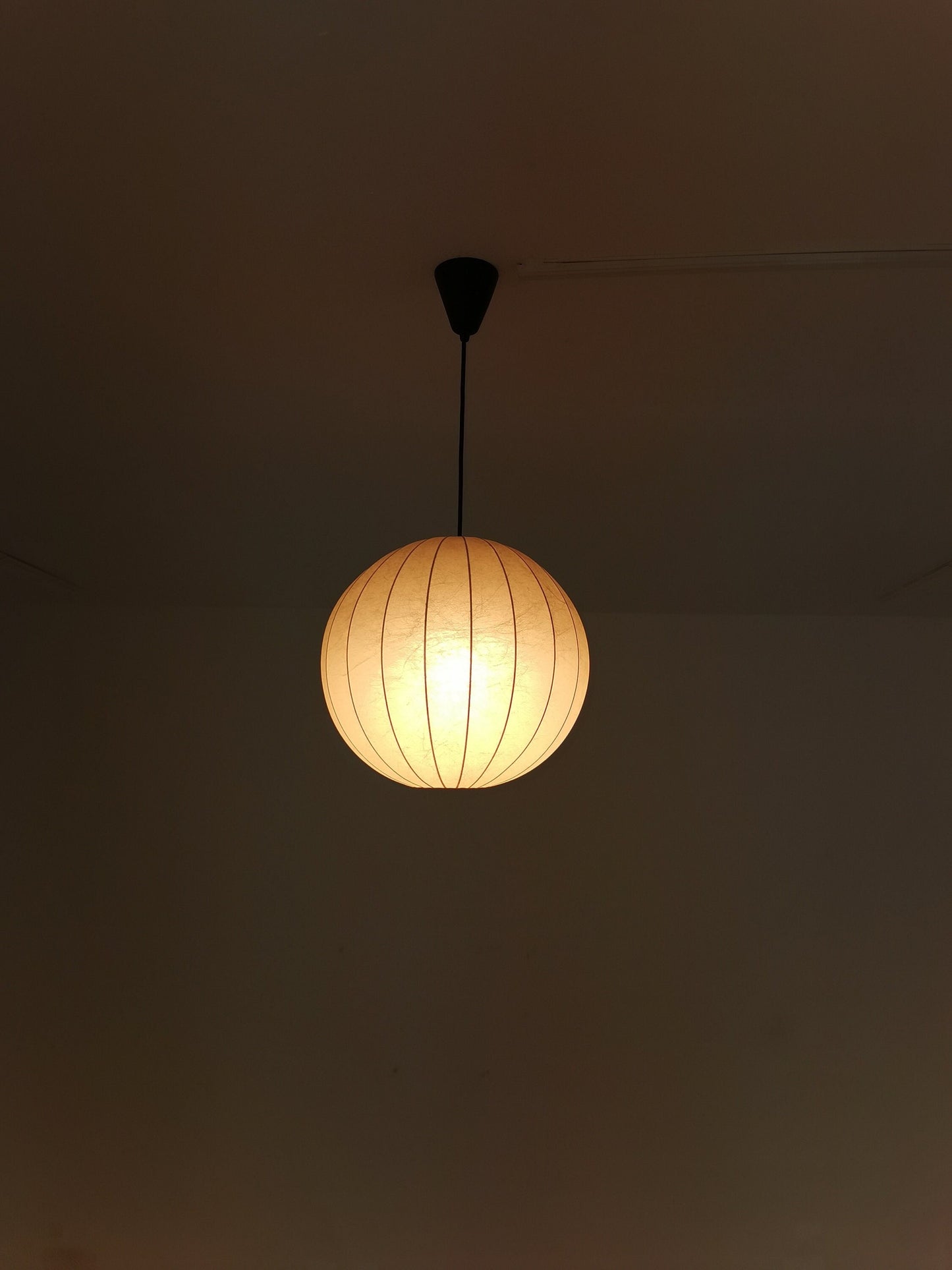 Extra large Cocoon Big Ball ceiling lamp in very good original vintage condition