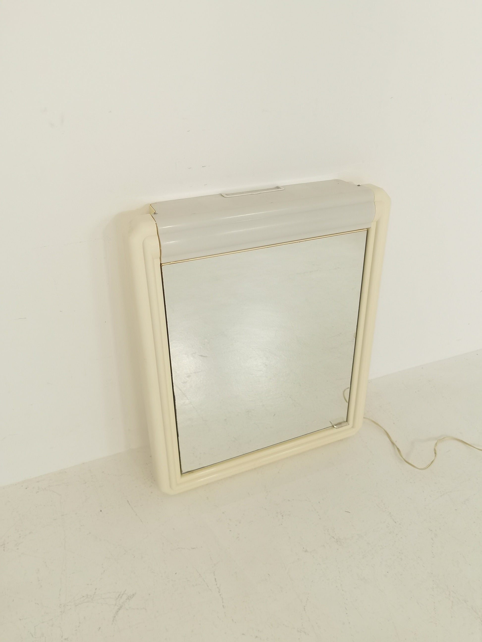 Rare Allibert \Space Age A925 model mirror made in France 1970s