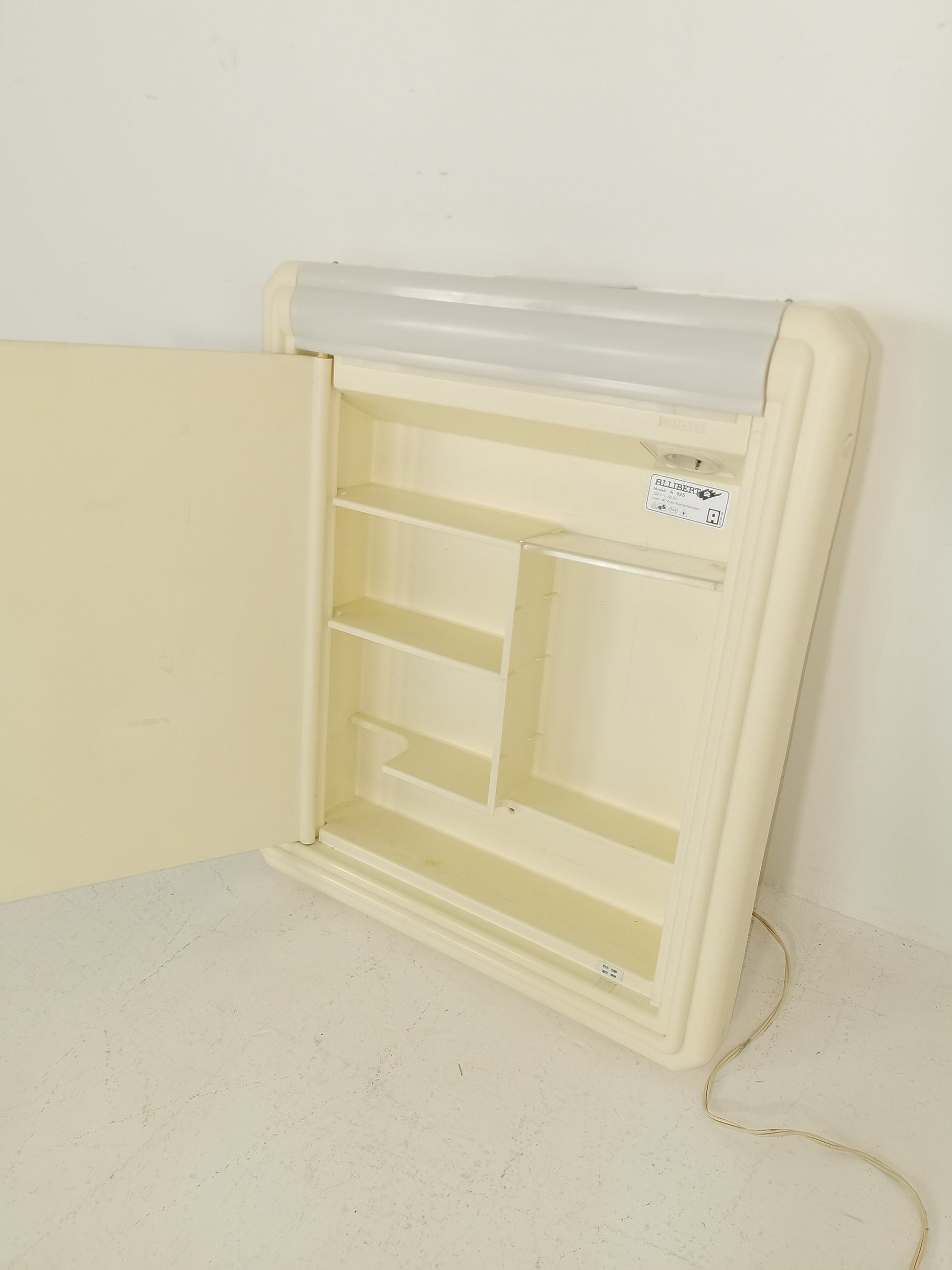 Rare Allibert \Space Age A925 model mirror made in France 1970s