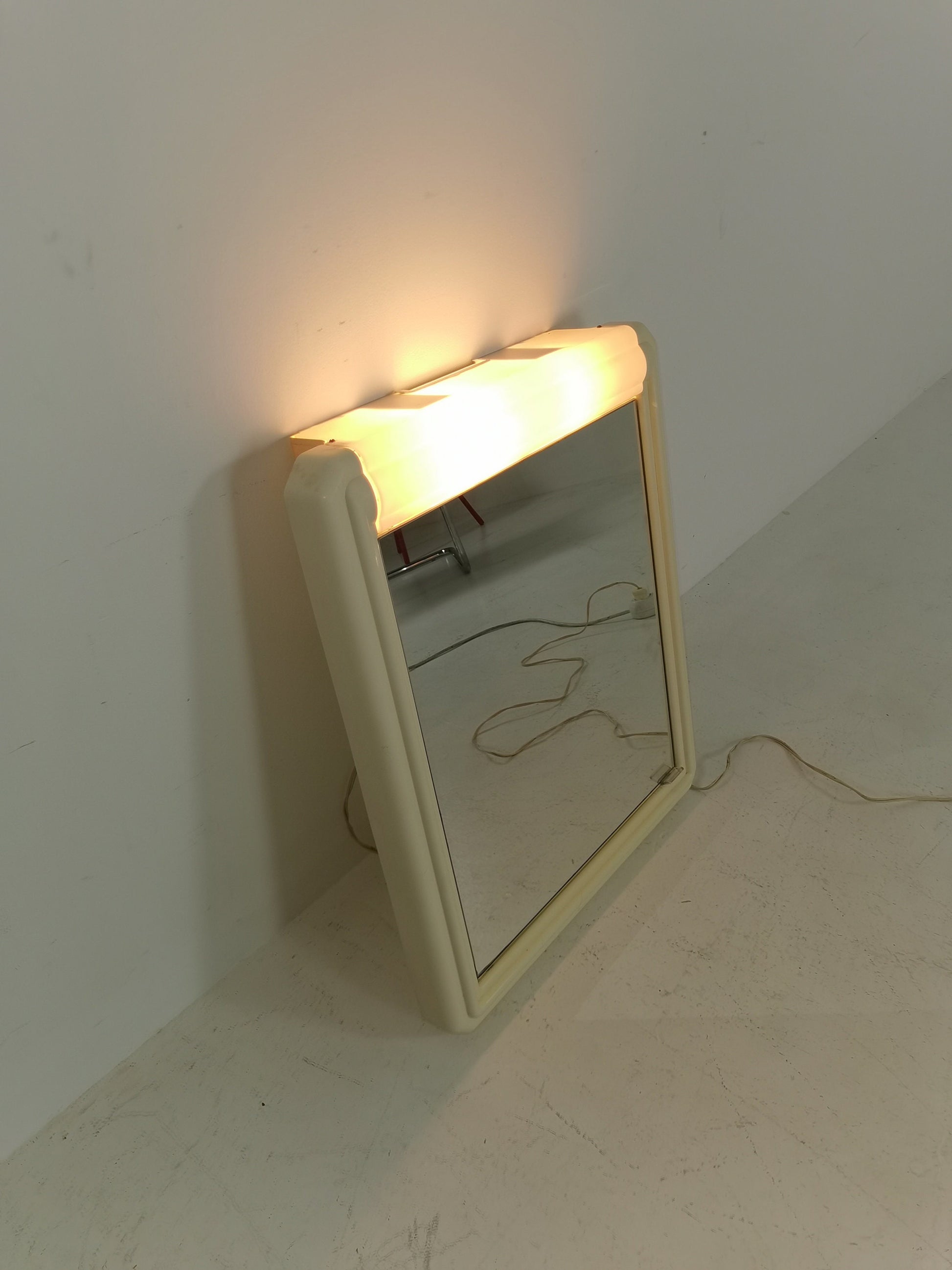 Rare Allibert \Space Age A925 model mirror made in France 1970s