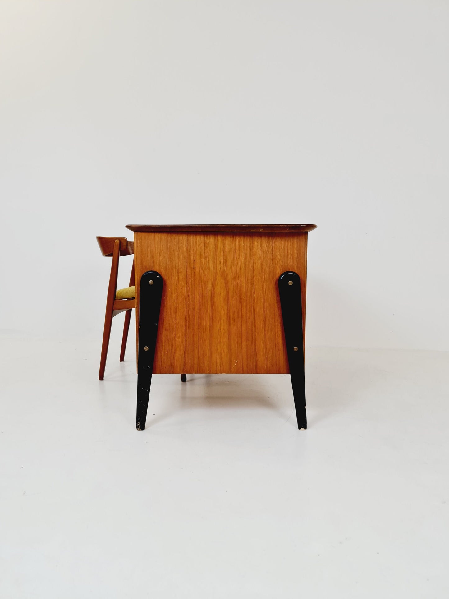 Midcentury teak desk by Göran Strand for Lelångs Möbelfabrik, Sweden, 1960s