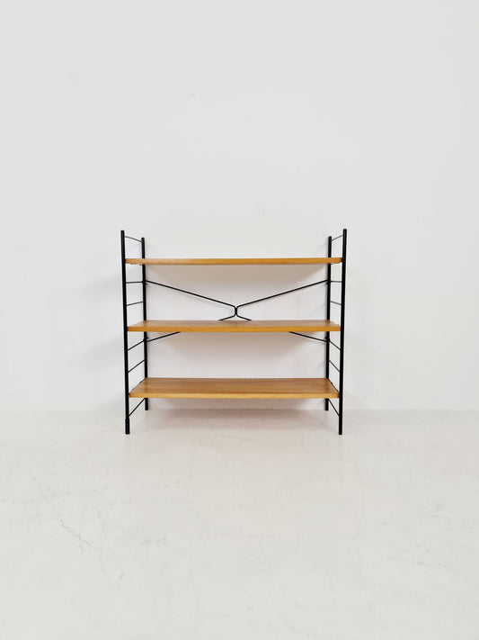 Freestanding string shelf in Red oak from the 50s by WHB Germnay