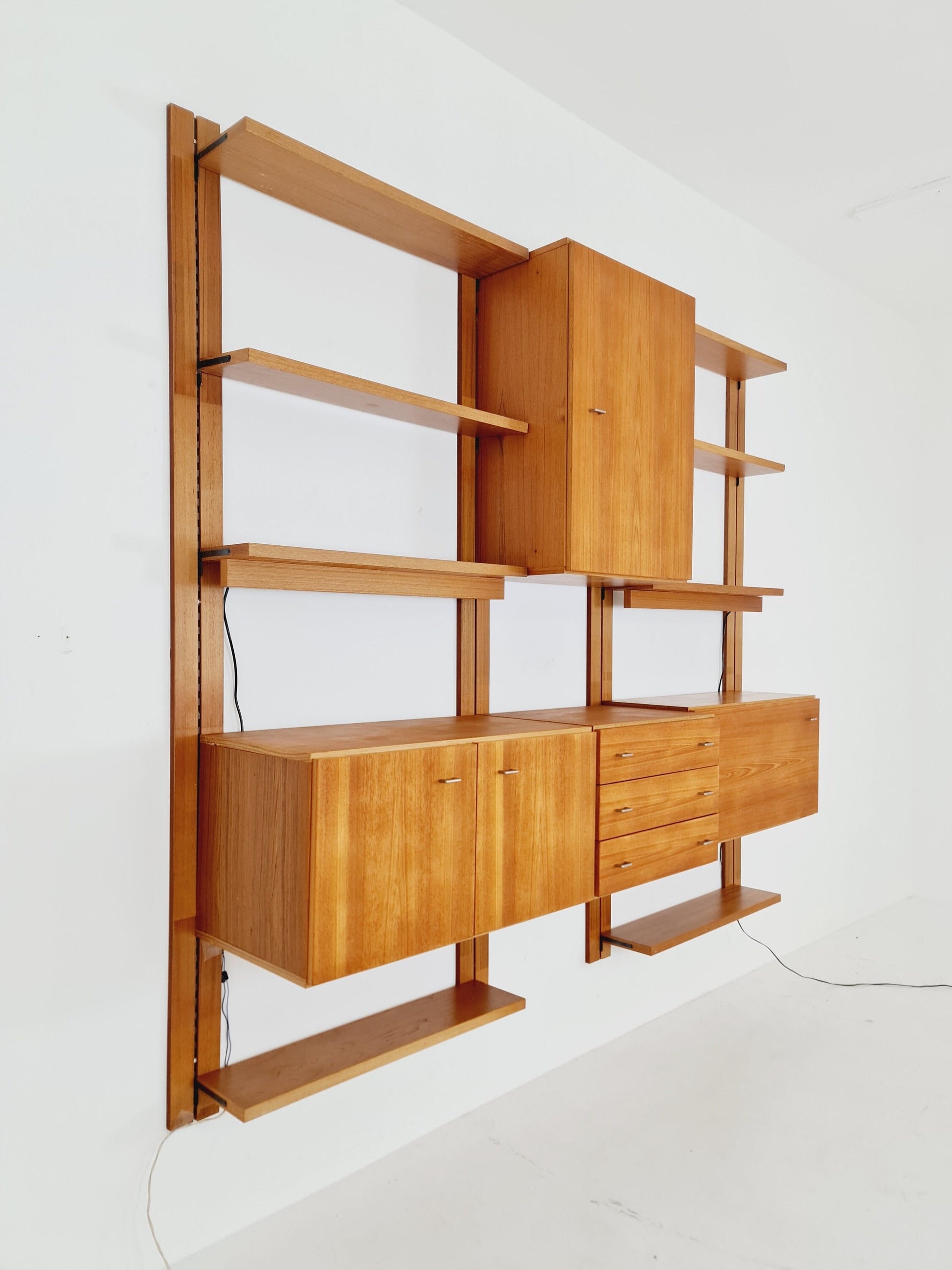 Mid century modular teak wall shelving unit by Preil Form, Germany, 1960s