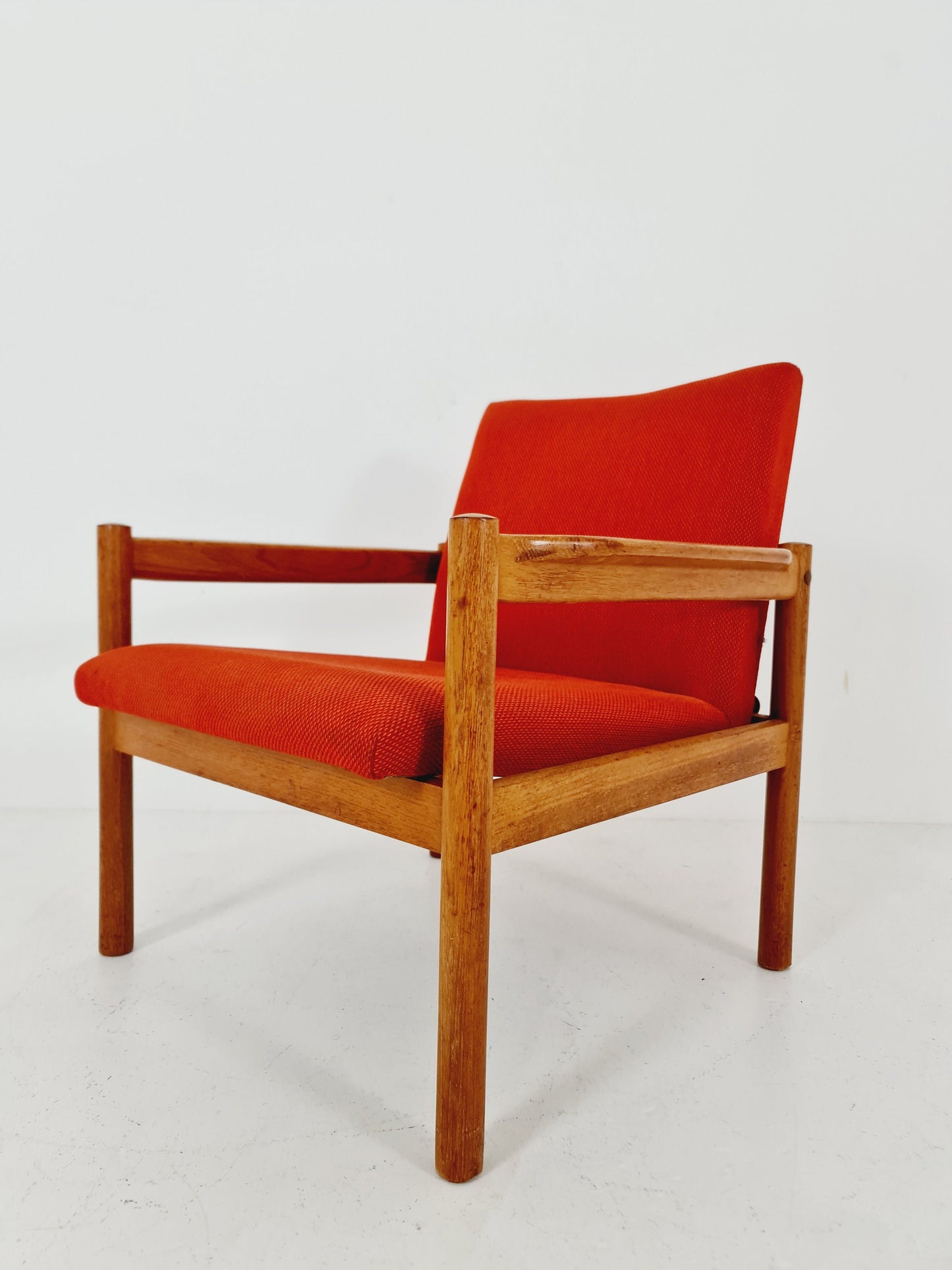 Midcentury Swedish lounge chair oak by Oiva Parviainen, Futura Möbler AB, Tibro, 1960s