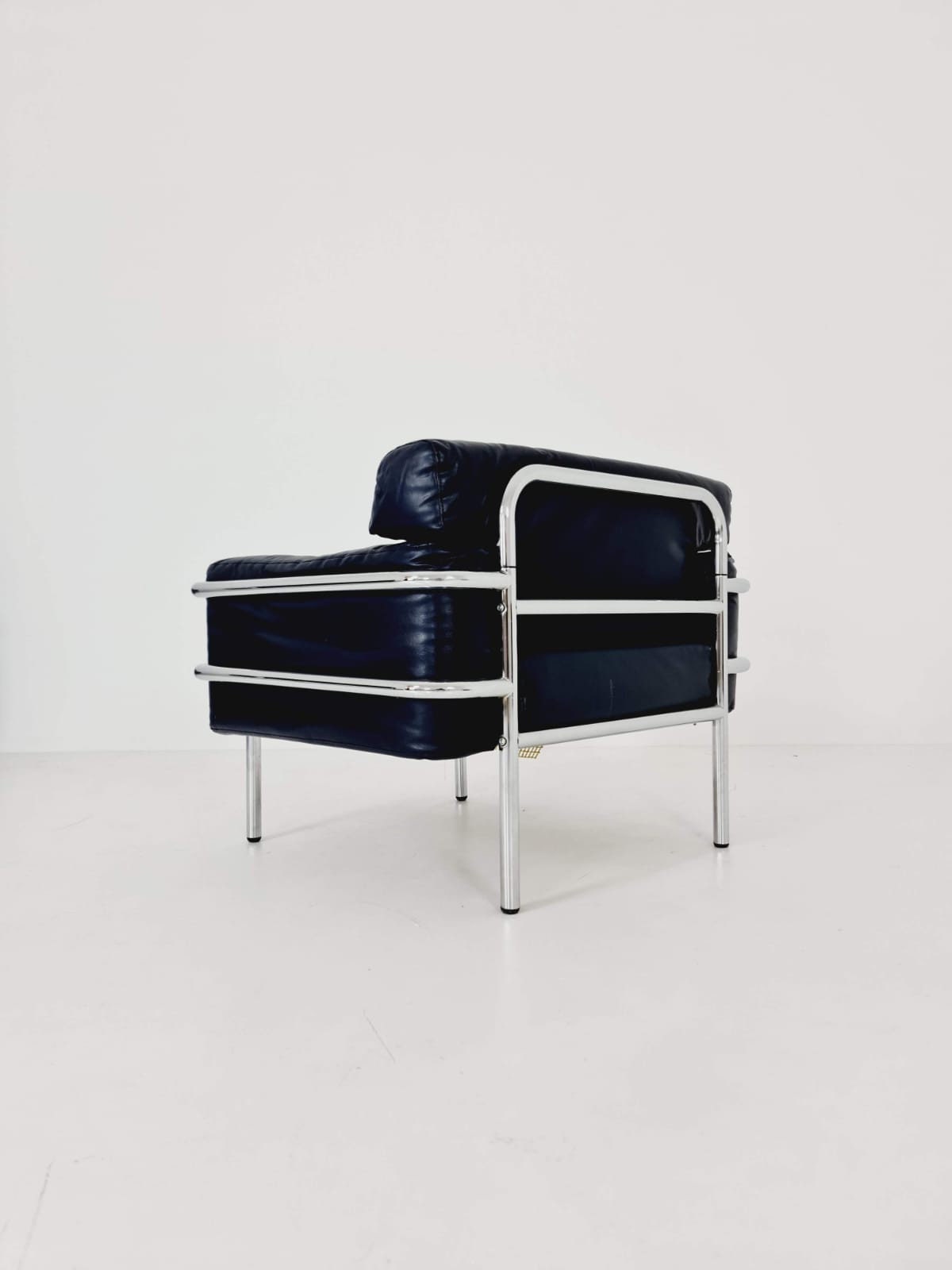 Mid century Bauhaus -arm chair Style of Cassina LC2 style, 1980s Italy