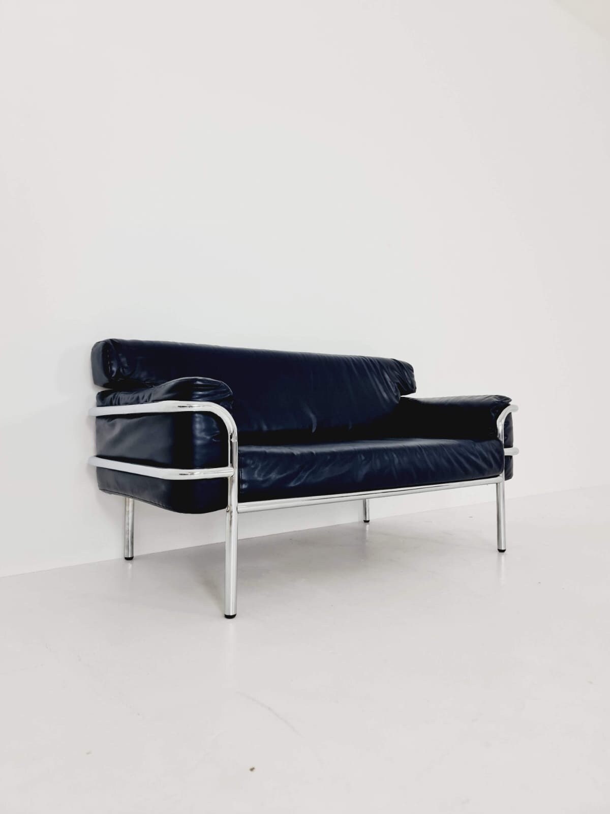Mid century leather Bauhaus -Style of Cassia LC3 style sofa , 1980s