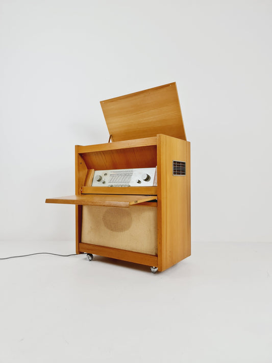 Mid Century Modern German ash record player, radio by Braun “RC 55 UK”, 1960s