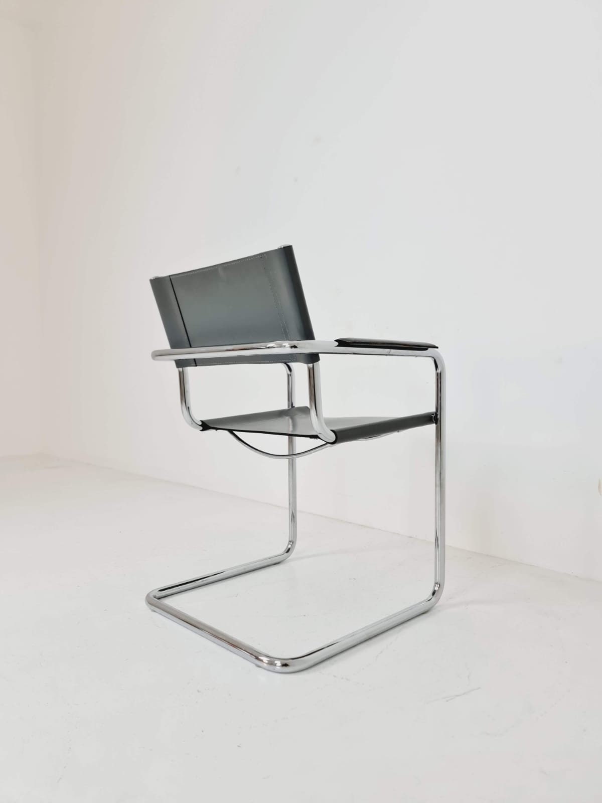 1 of 4 original Model MG5 Centro Studi desk grey leather chair by Mart Stam & Marcel Breuer for Matteo Grassi, 1970s
