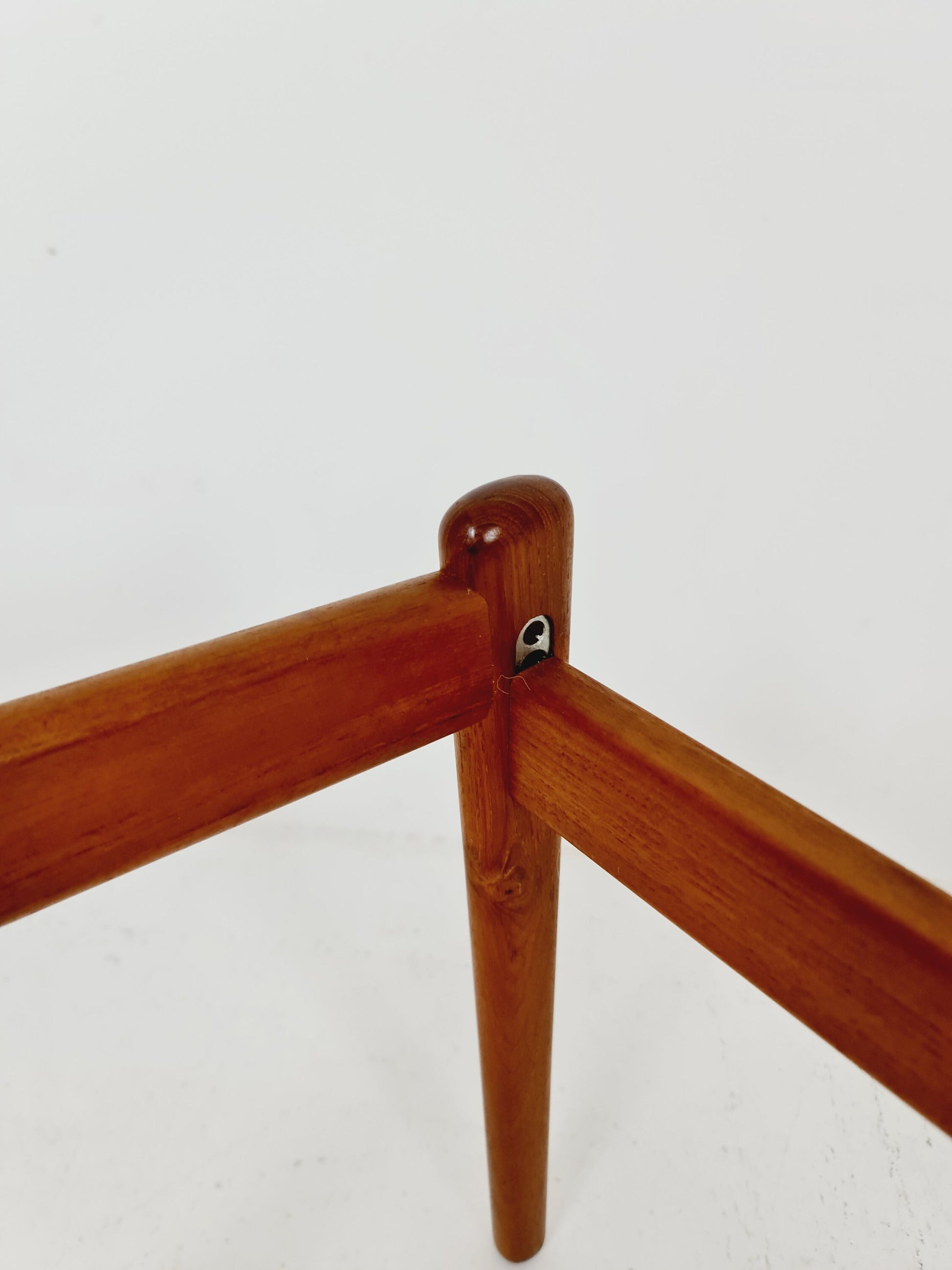 Norwegian vintage side table model vanet by Frederik Kayser, Norway, 1950s