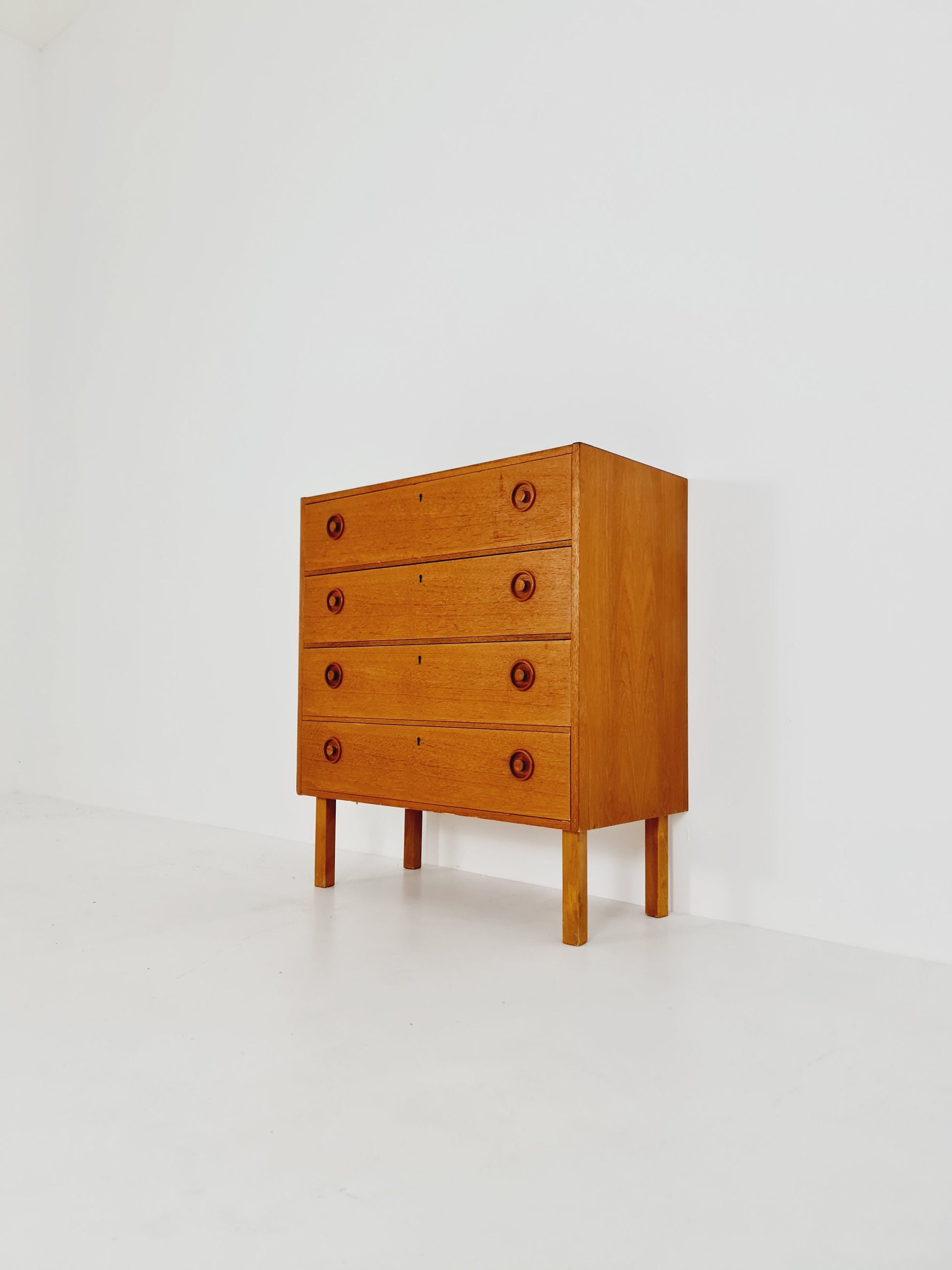 Midcentury danish design chest of drawers / drawer dresser /4 drawers cabinet, 1960s
