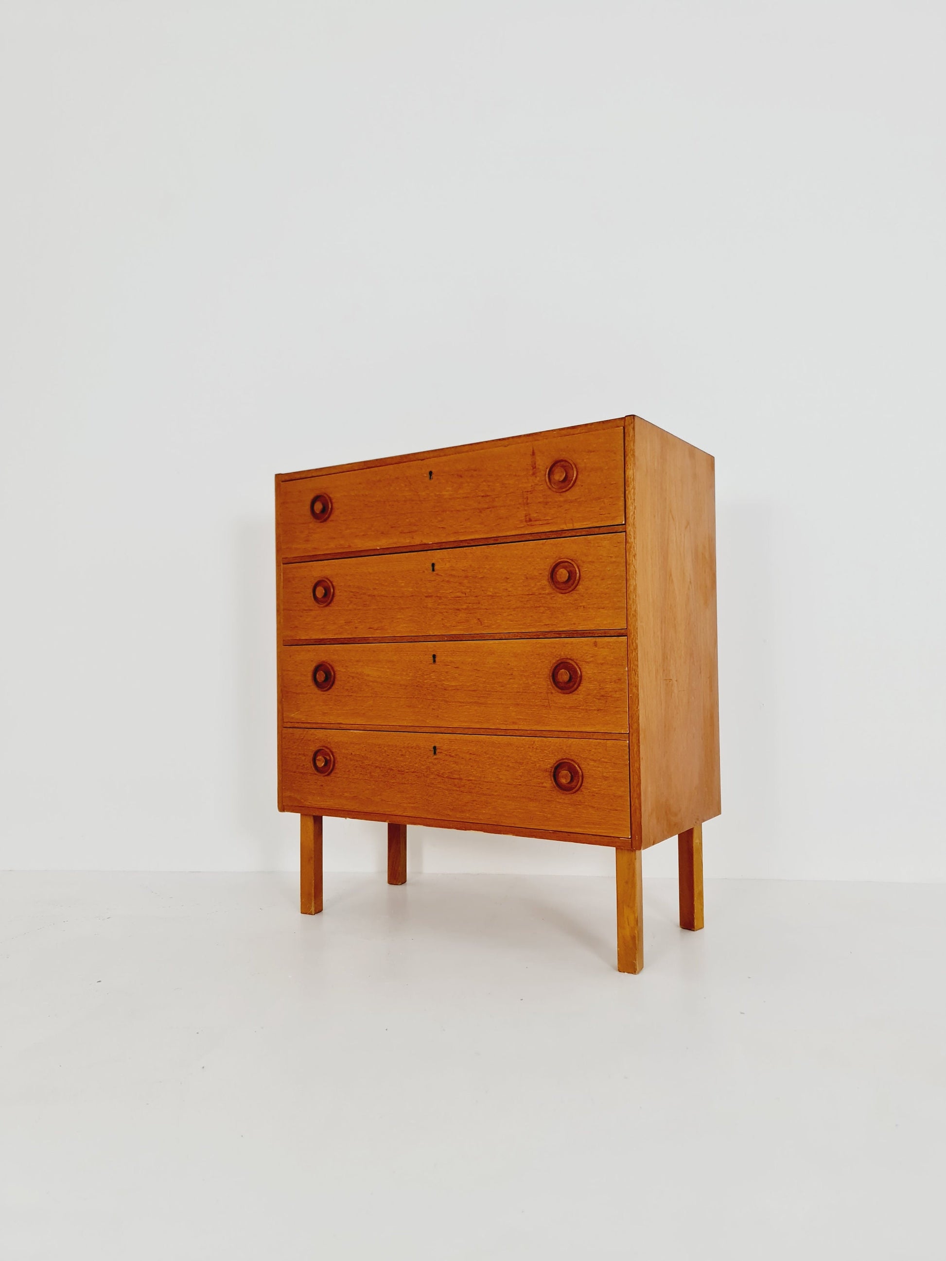 Midcentury danish design chest of drawers / drawer dresser /4 drawers cabinet, 1960s
