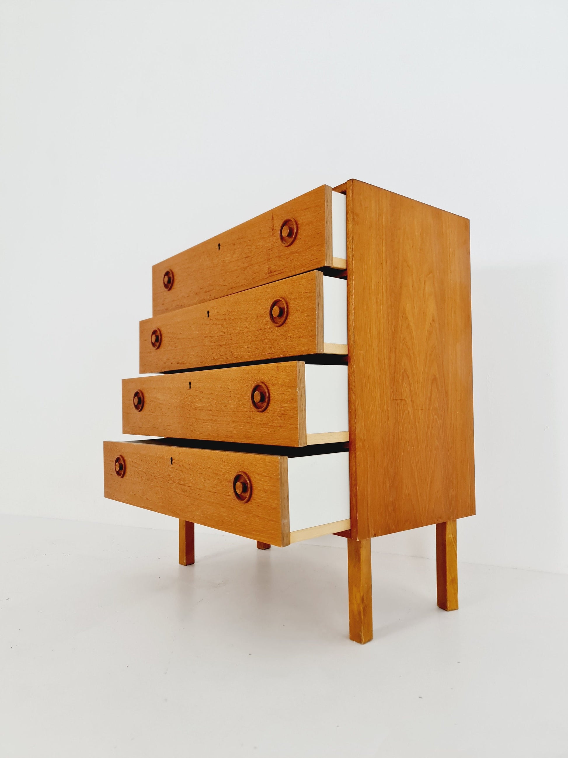 Midcentury danish design chest of drawers / drawer dresser /4 drawers cabinet, 1960s