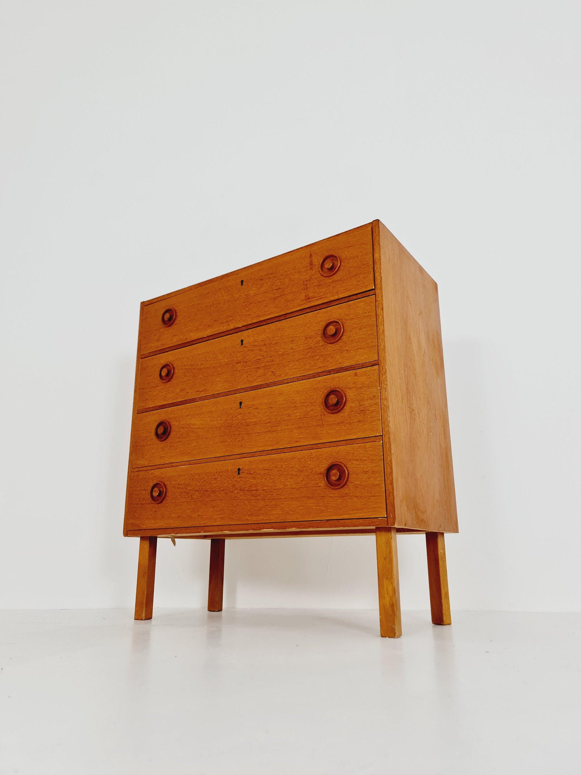 Midcentury danish design chest of drawers / drawer dresser /4 drawers cabinet, 1960s