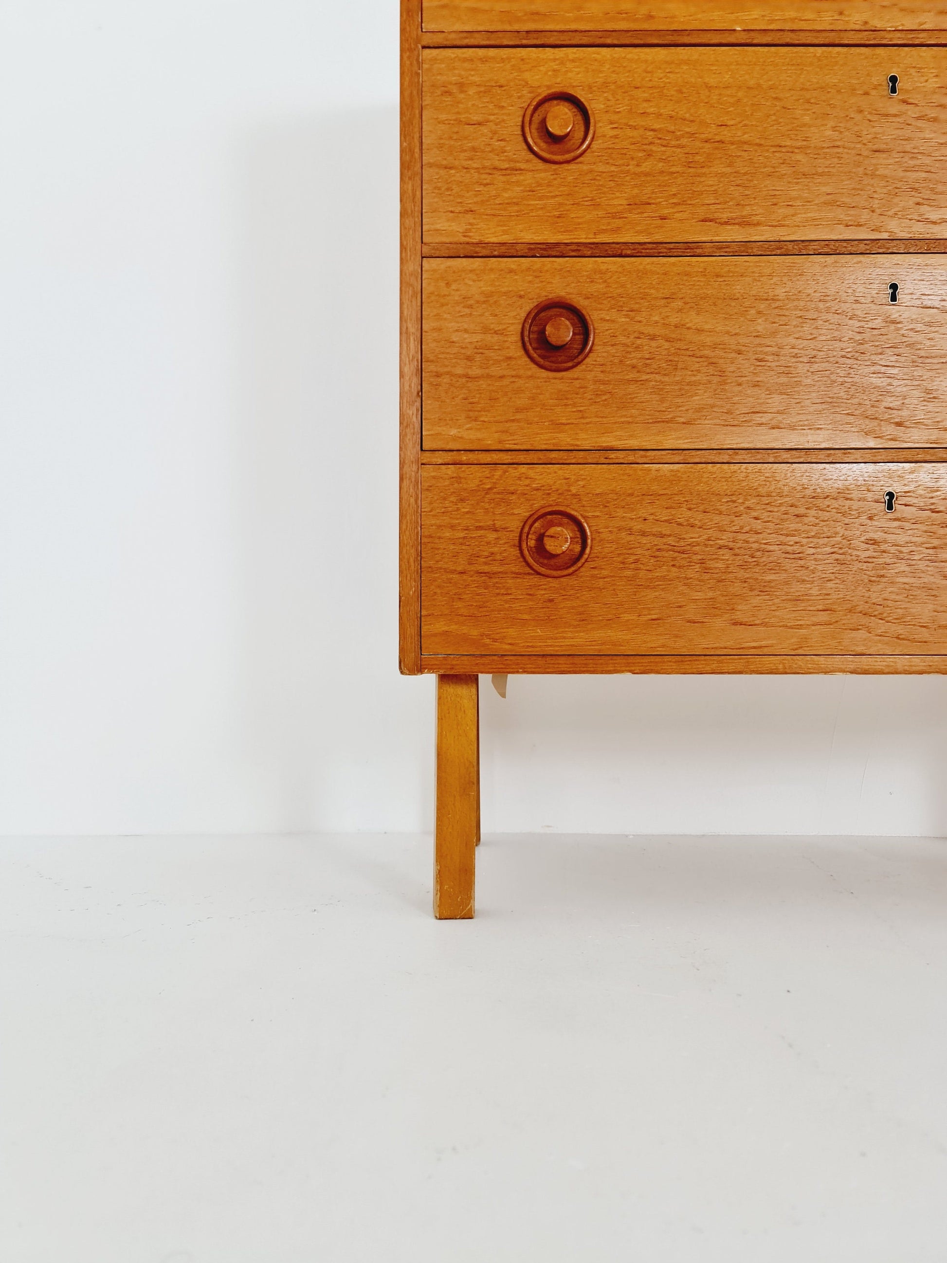 Midcentury danish design chest of drawers / drawer dresser /4 drawers cabinet, 1960s
