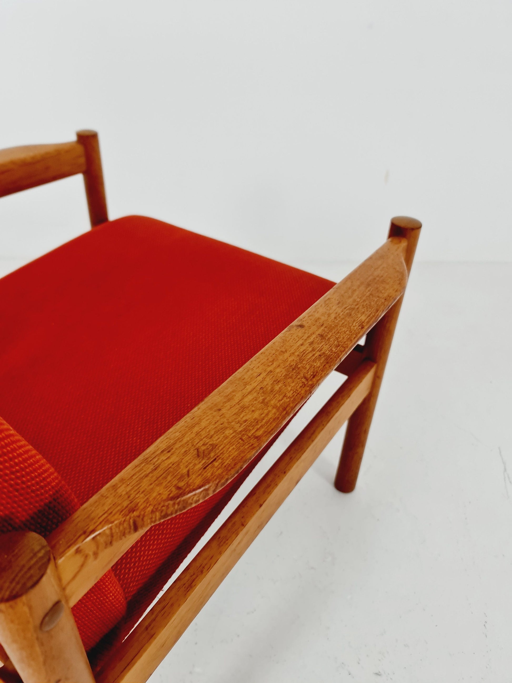 Midcentury Swedish lounge chair oak by Oiva Parviainen, Futura Möbler AB, Tibro, 1960s