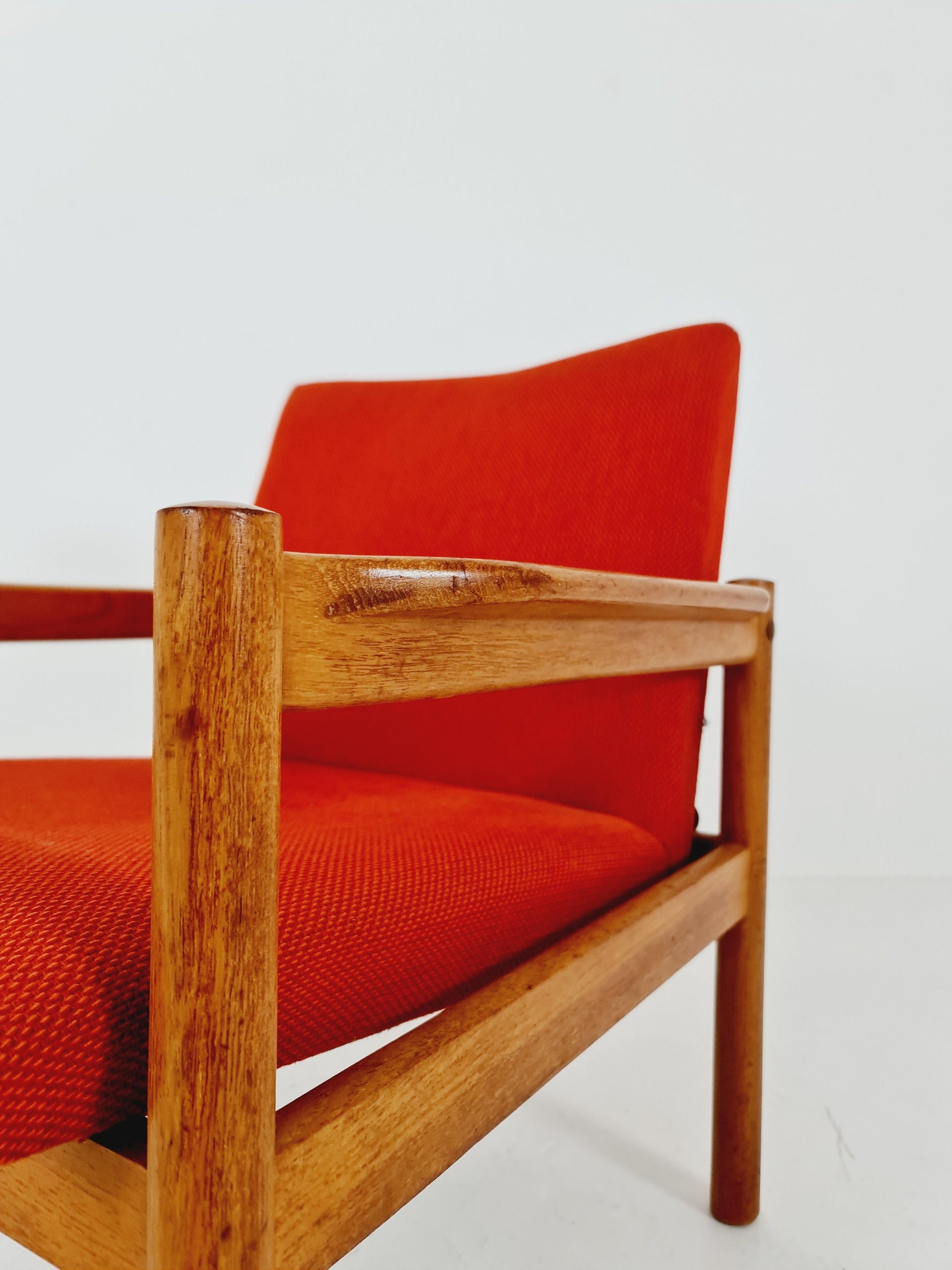 Midcentury Swedish lounge chair oak by Oiva Parviainen, Futura Möbler AB, Tibro, 1960s