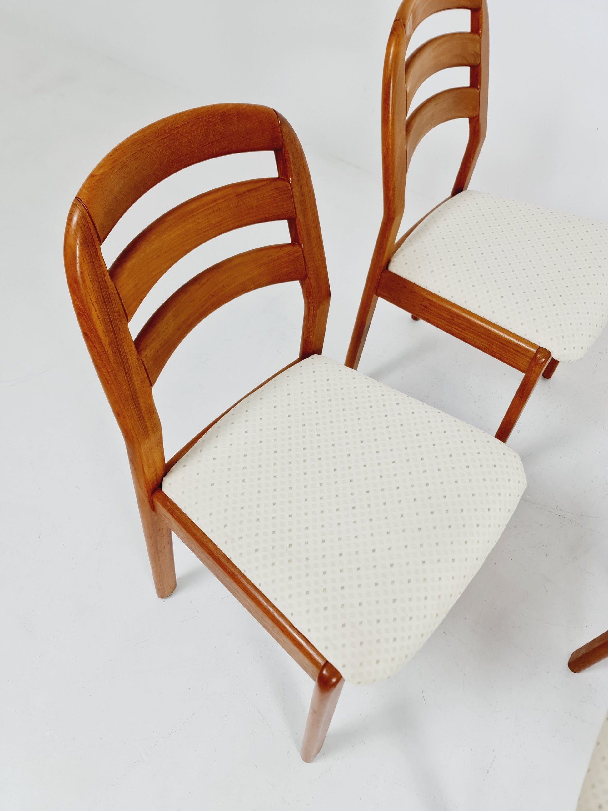 Mid Century Danish solid teak dining Chairs by Dyrlund, 1960s