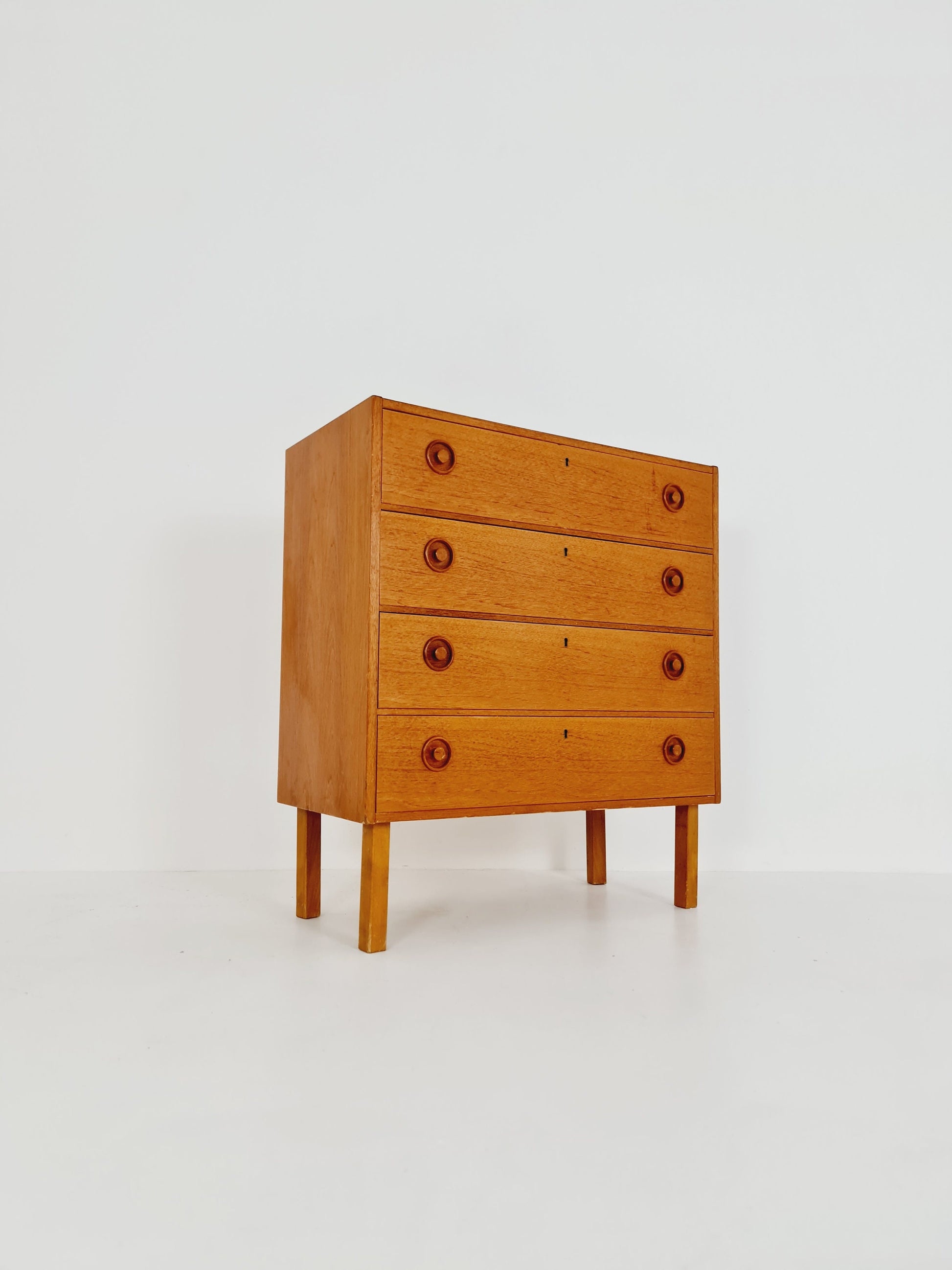 Midcentury danish design chest of drawers / drawer dresser /4 drawers cabinet, 1960s