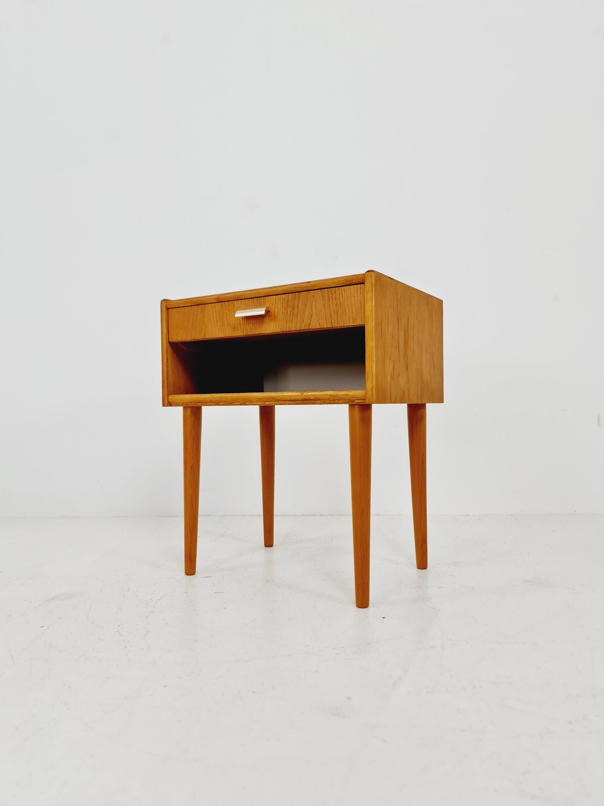 Mid century Scandinavian oak side table / bedside table, 1960s
