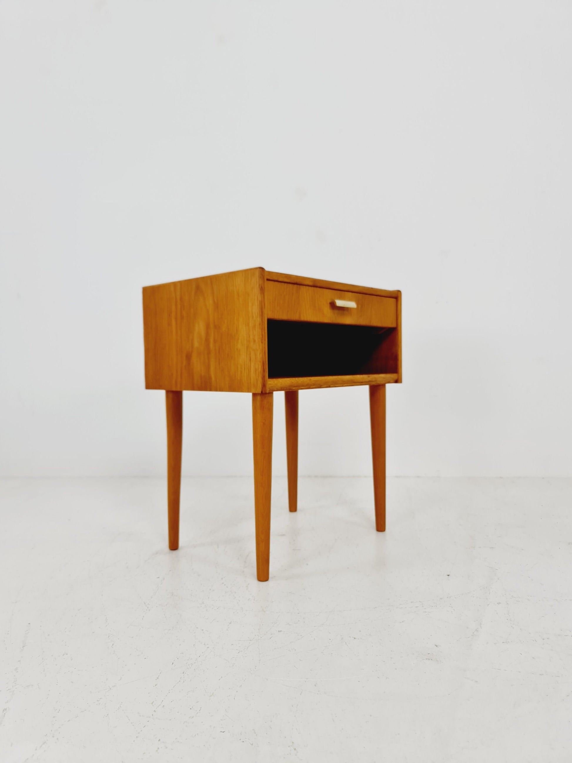Mid century Scandinavian oak side table / bedside table, 1960s