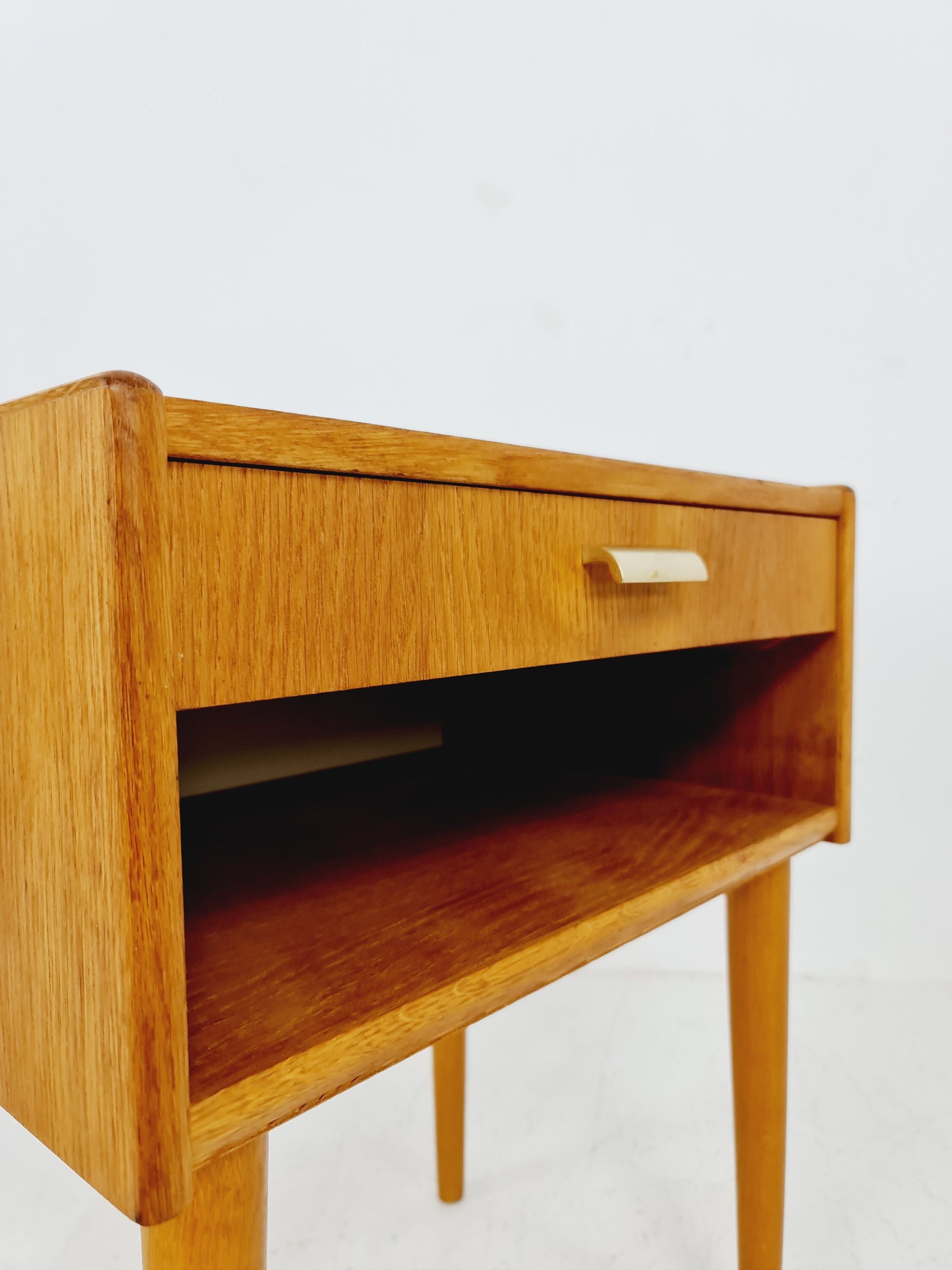 Mid century Scandinavian oak side table / bedside table, 1960s