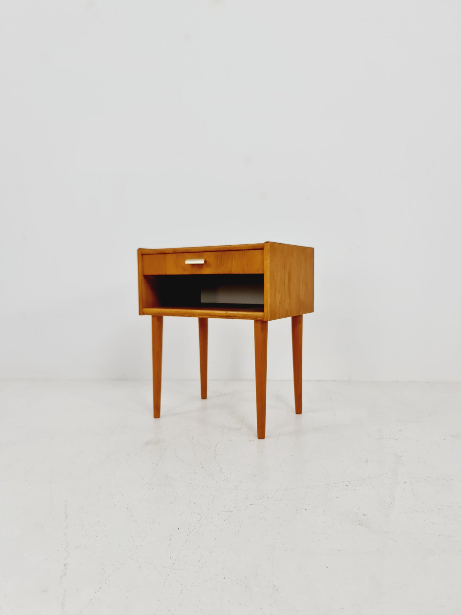 Mid century Scandinavian oak side table / bedside table, 1960s