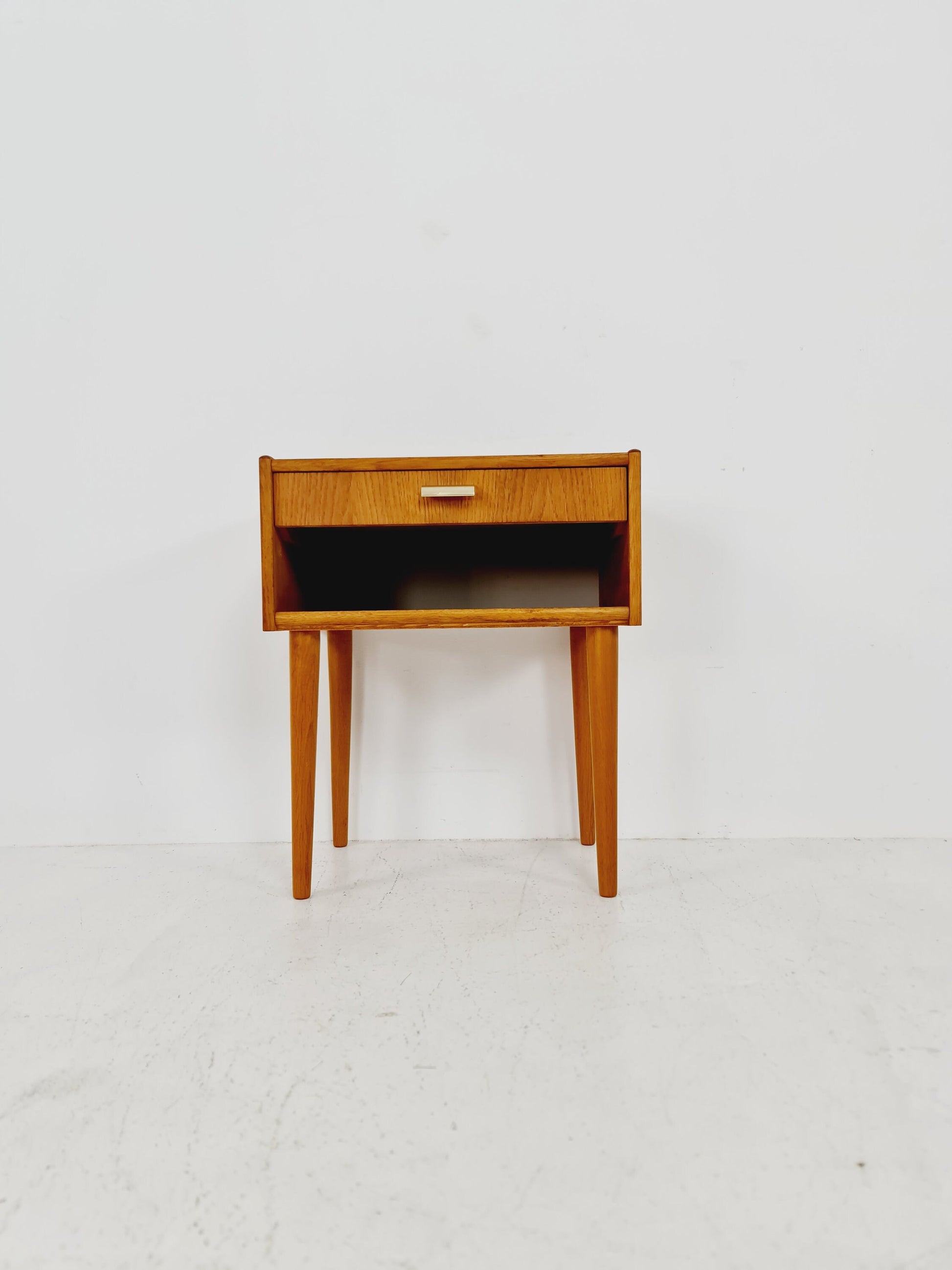 Mid century Scandinavian oak side table / bedside table, 1960s