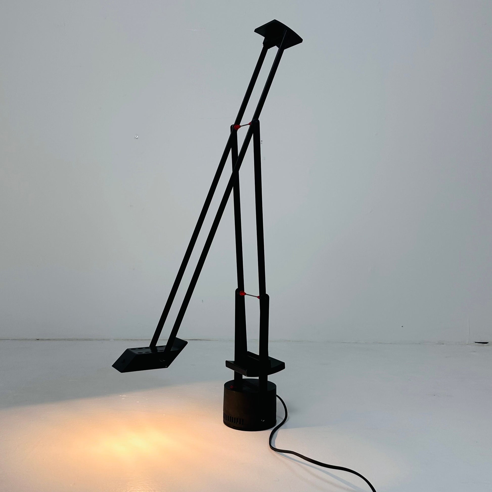 Vintage Italian Tizio Table Lamp by Richard Sapper for Artemide, 1972