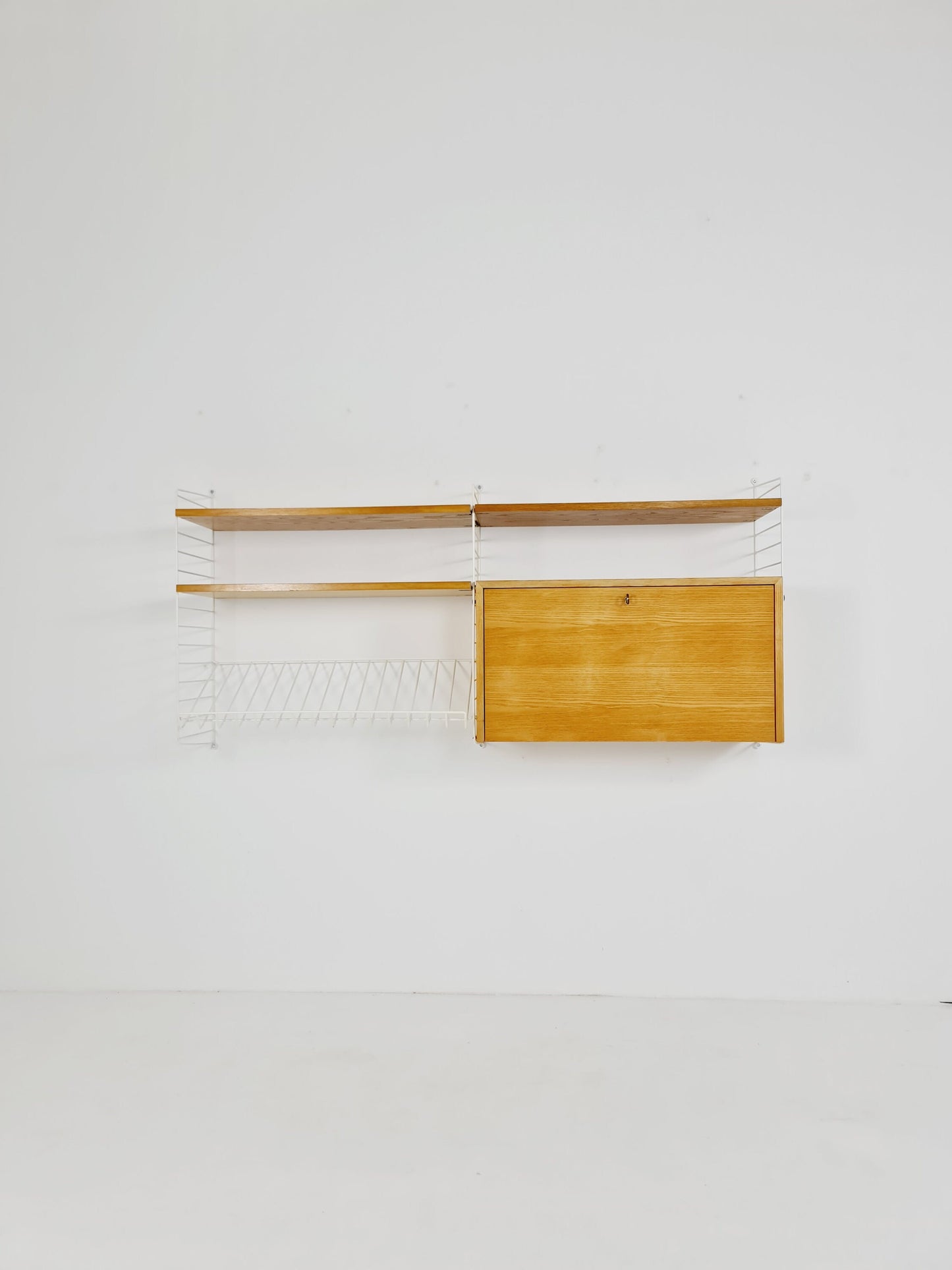 Wall-mounted original Swedish string shelf-system, bookcase cabinet Oak by Nils & Kajsa Strinning, 1960s