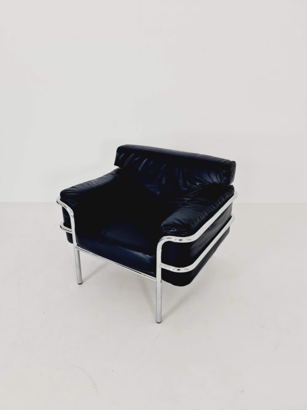 Mid century Bauhaus -arm chair Style of Cassina LC2 style, 1980s Italy