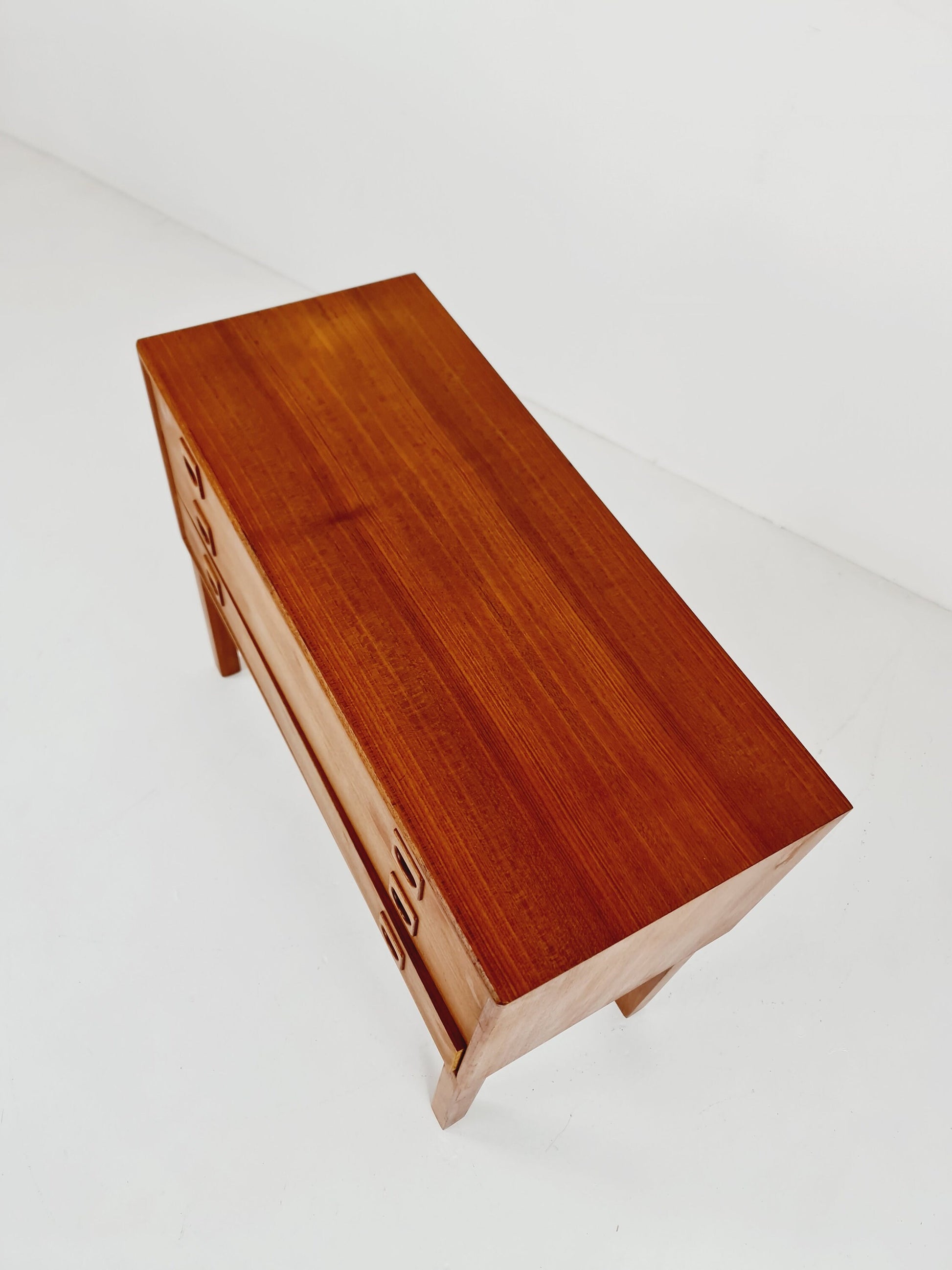 Midcentury Danish design chest of drawers / drawer dresser /3 drawers cabinet, 1960s
