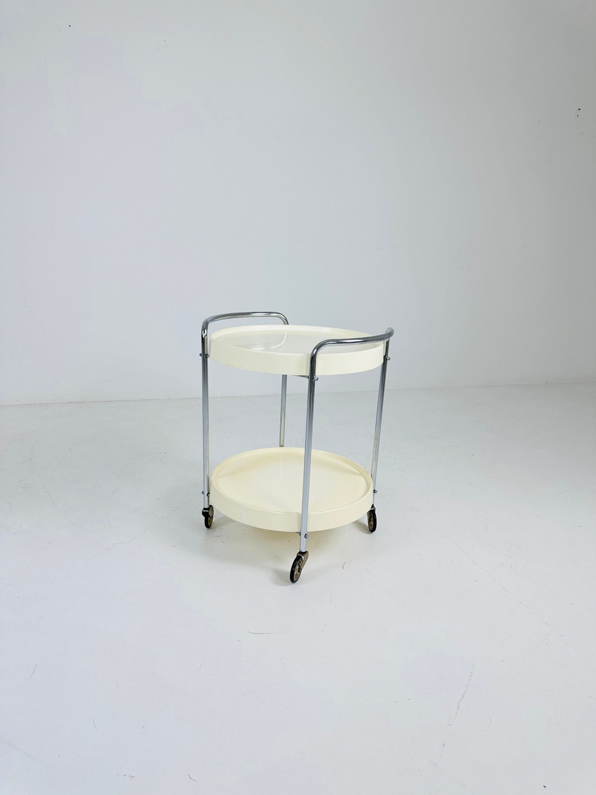 Mid-century Plastic and metal chrome round Italian bar Trolley 1950s