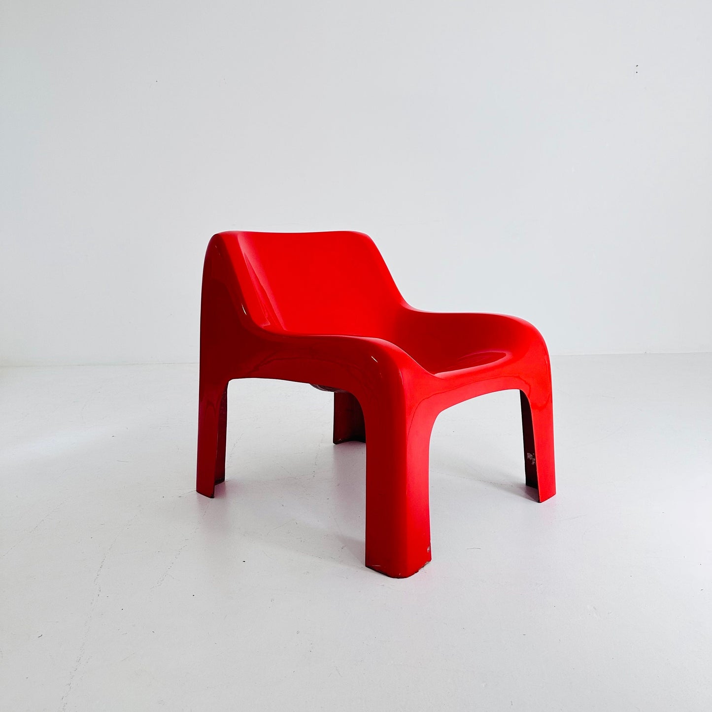 Space Age vintage lounge chair model Anatomial red color by Ahti Kotikoski 1968s for Asko Finland.