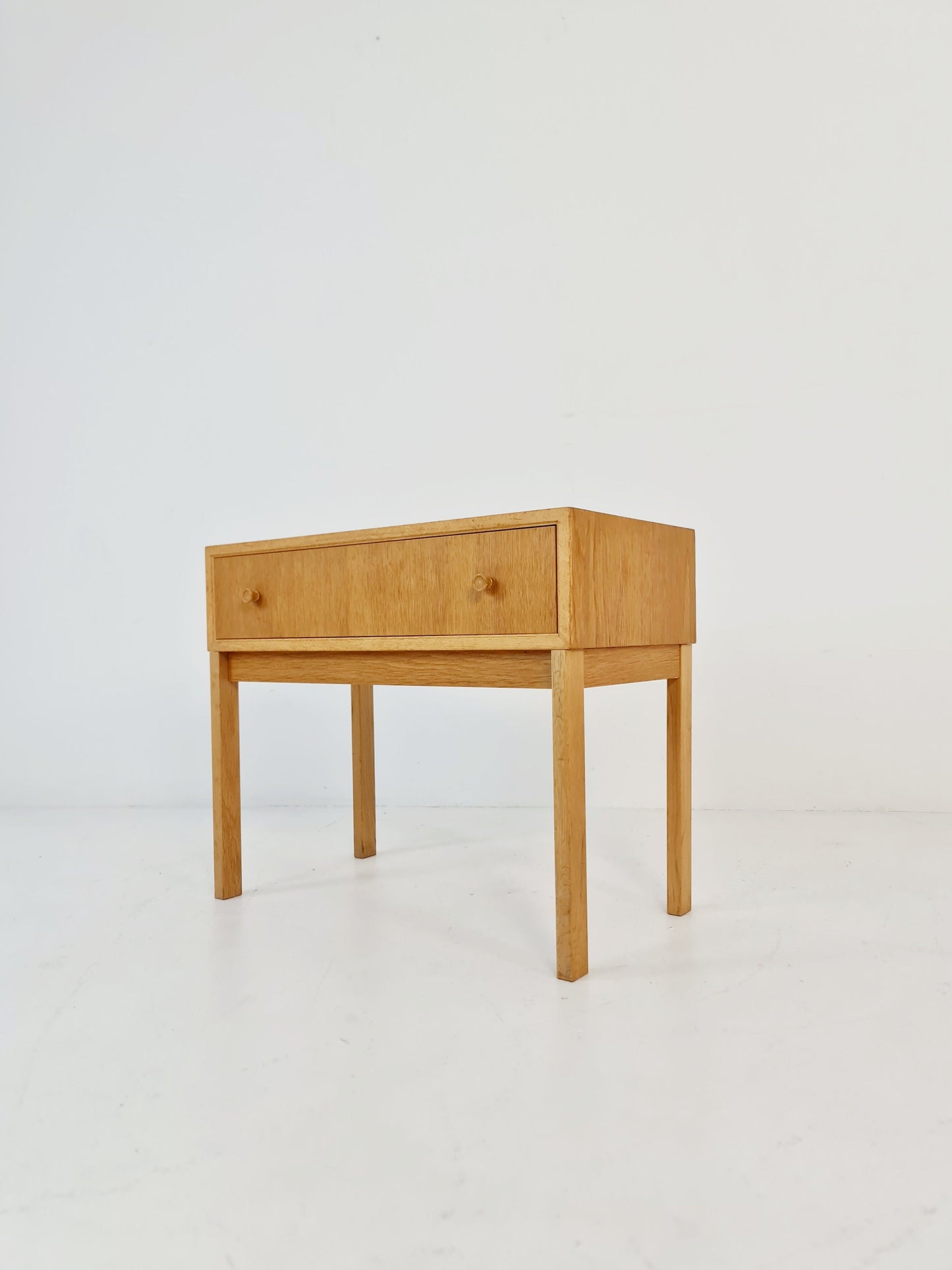 Danish Oak hallway table/Side table by Aksel Kjersgaard Odder Denmark, 1960s