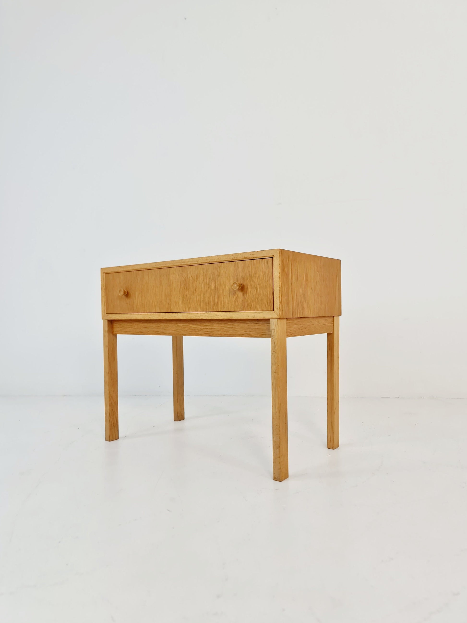 Danish Oak hallway table/Side table by Aksel Kjersgaard Odder Denmark, 1960s