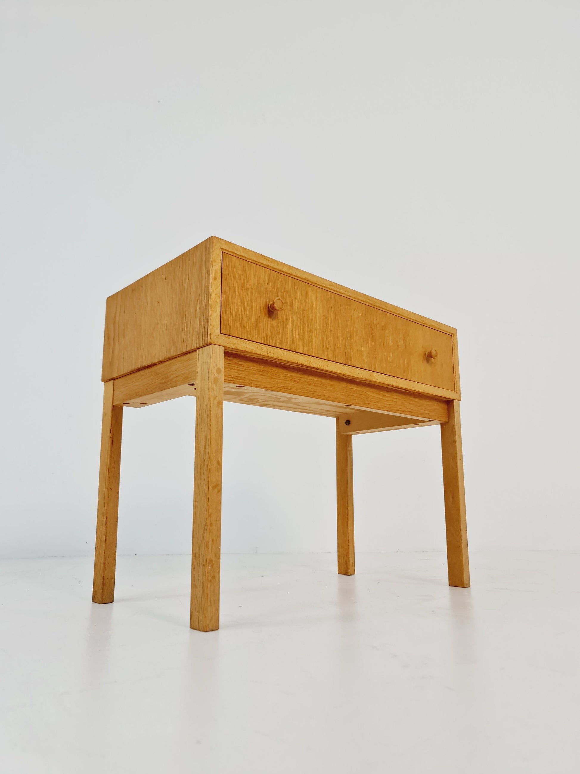 Danish Oak hallway table/Side table by Aksel Kjersgaard Odder Denmark, 1960s