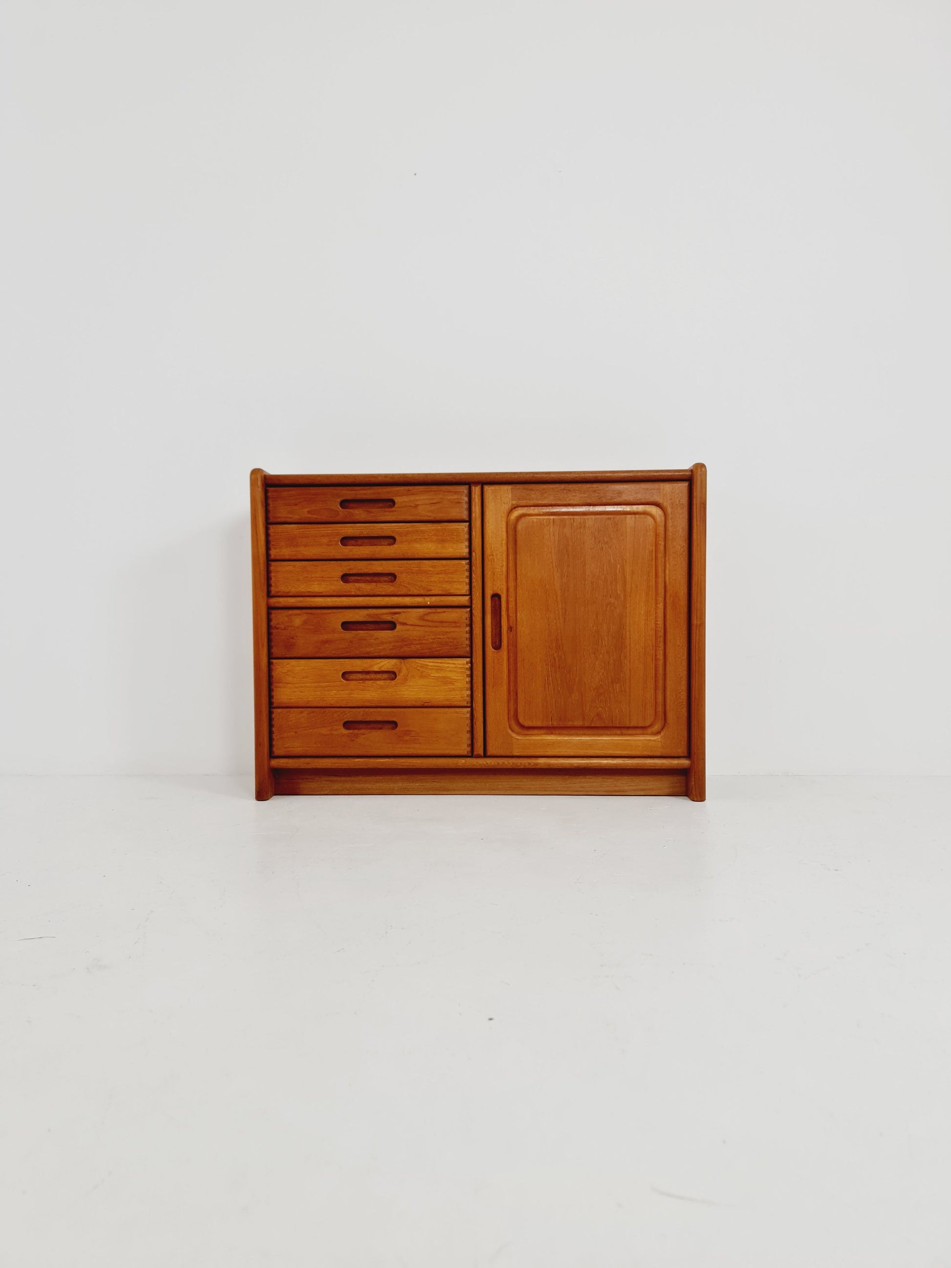 Midcentury Danish chest of drawers / drawer dresser /6 drawer solid teak tallboy by Dyrlund, 1960s