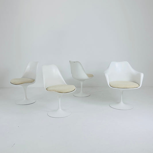 Classic Tulip dining chairs designed by Eero Saarinen for Knoll International 1970s