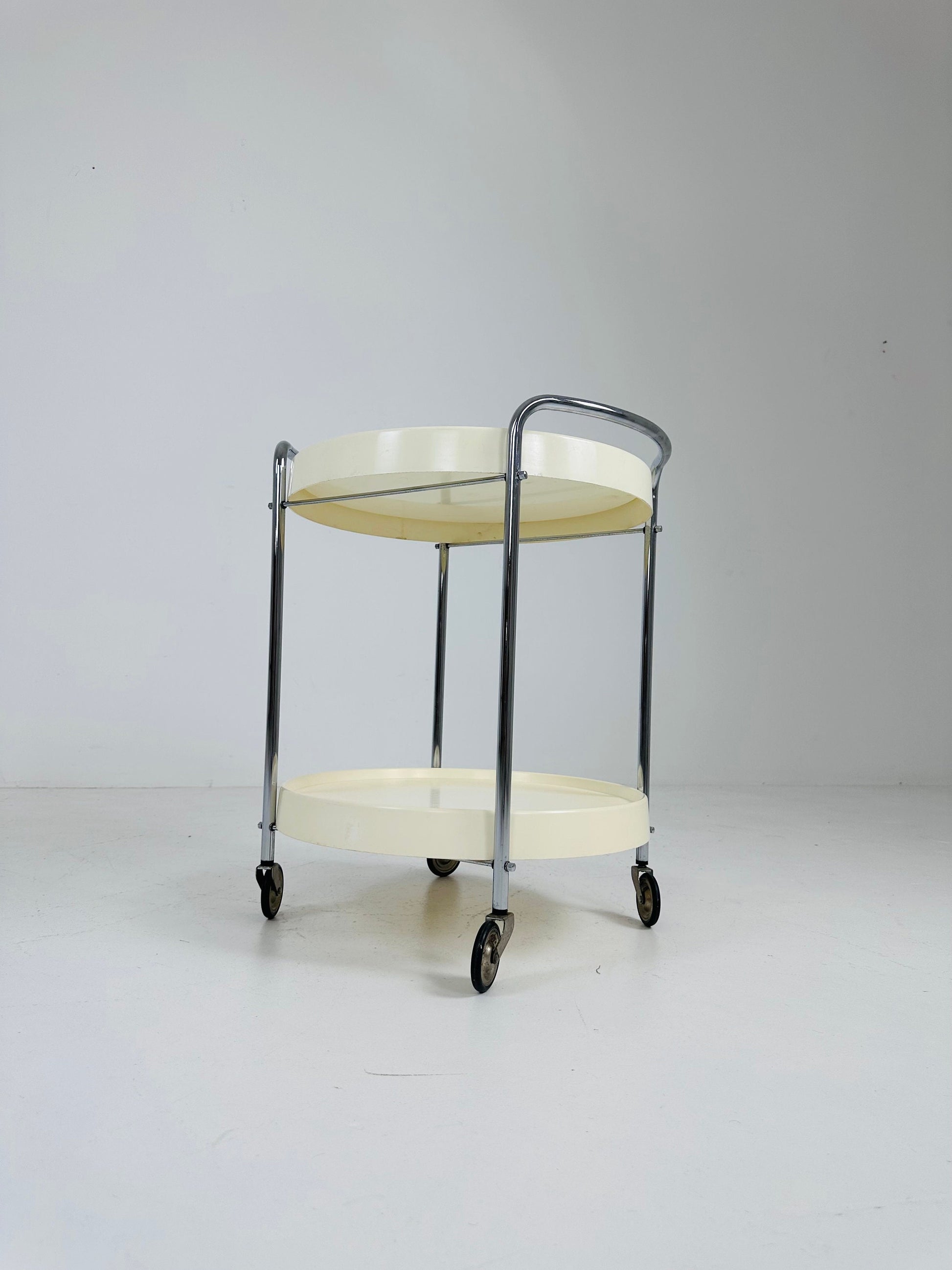 Mid-century Plastic and metal chrome round Italian bar Trolley 1950s