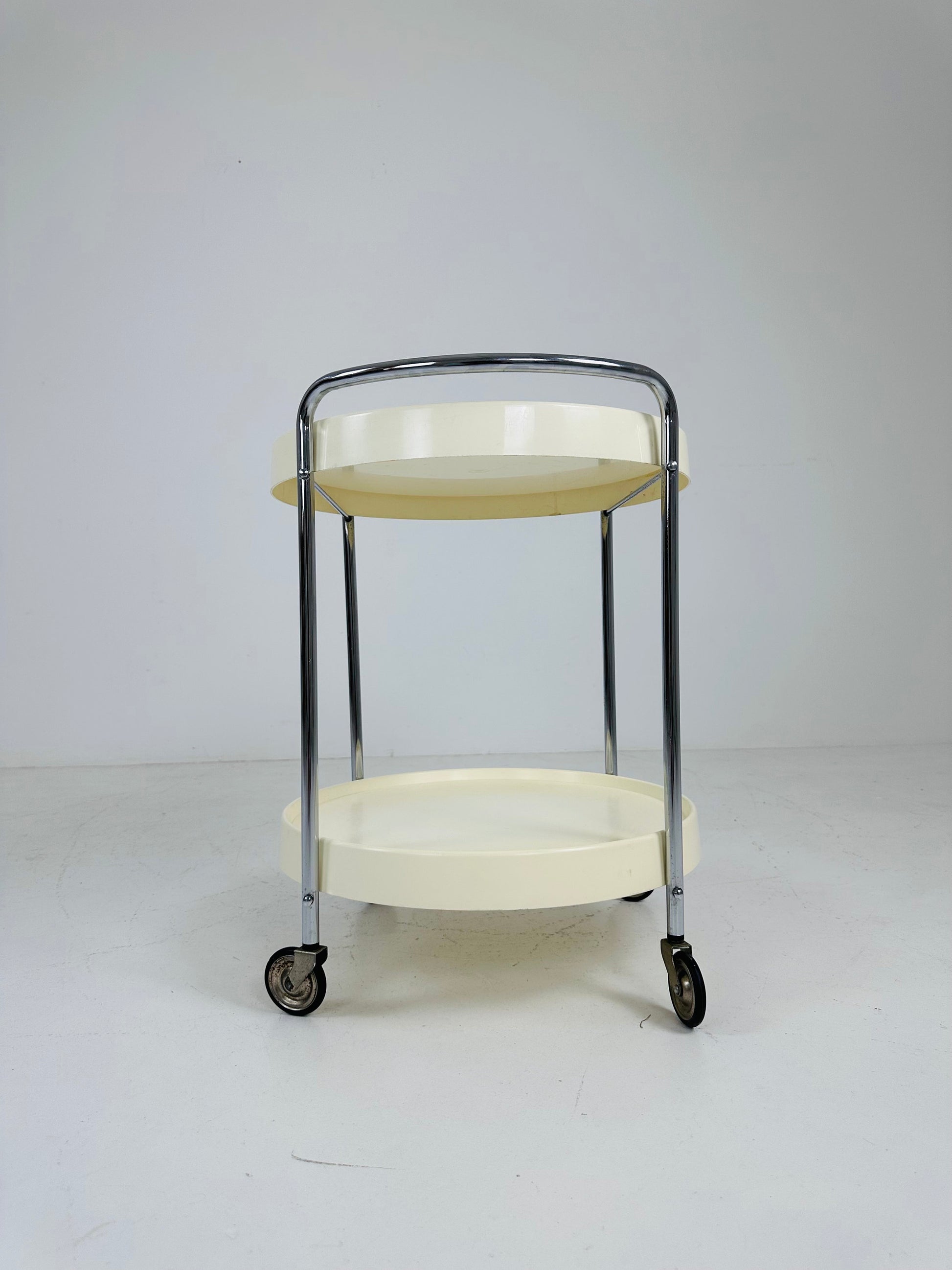 Mid-century Plastic and metal chrome round Italian bar Trolley 1950s
