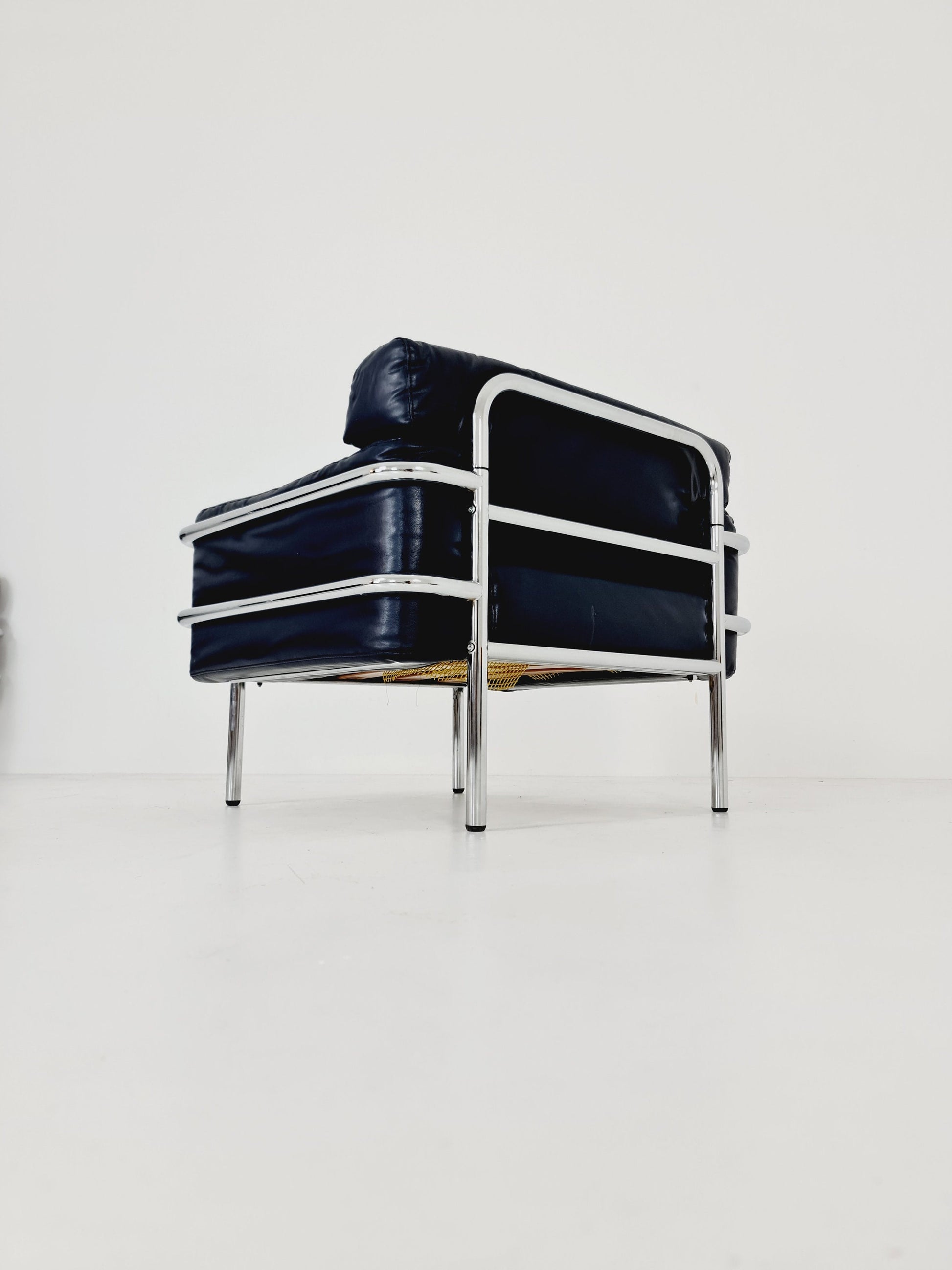 Mid century leather Bauhaus -Style of Cassia LC2 style sofa ,1980s